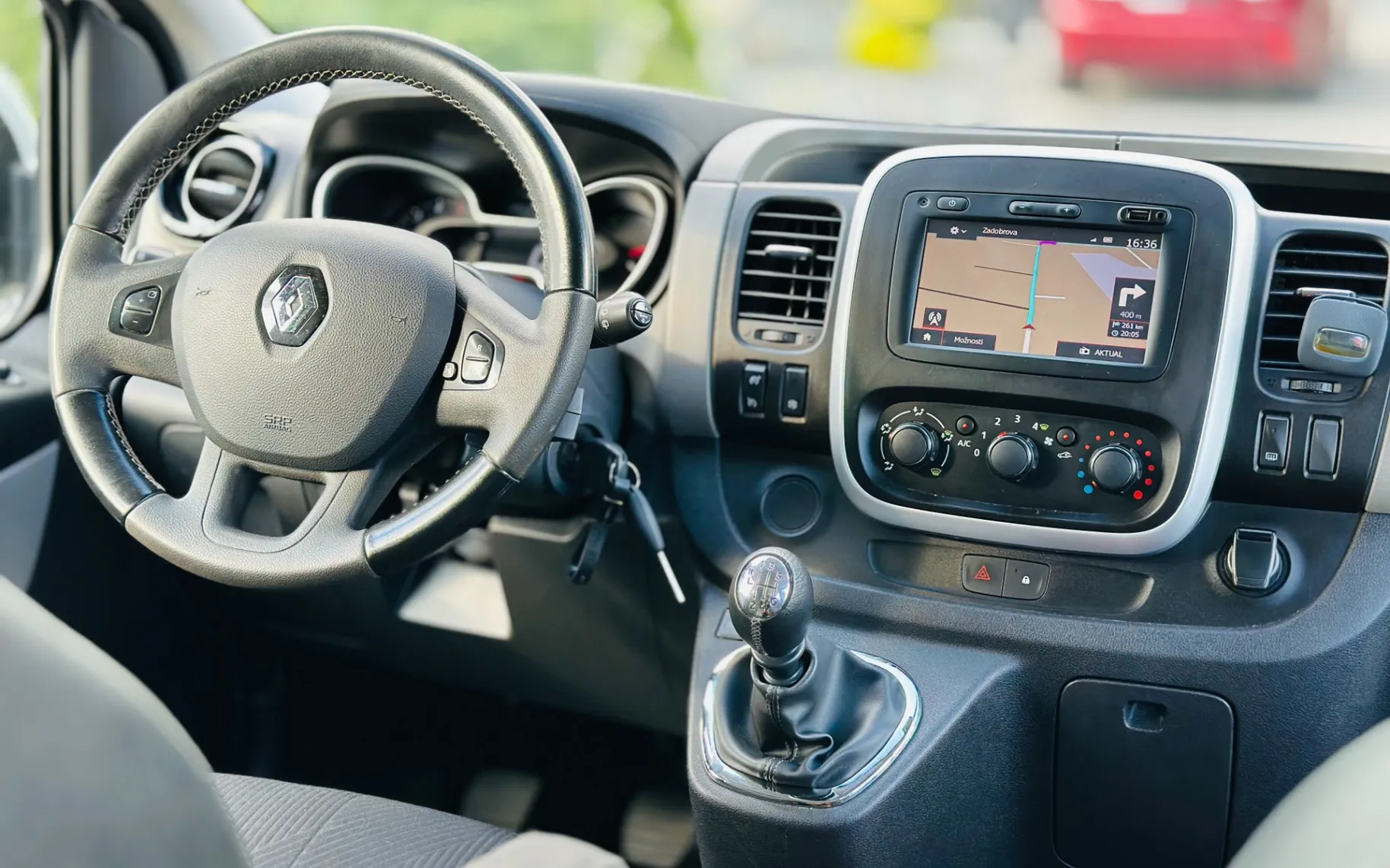Zunanja slika - Renault Trafic - Furgon 1,6 dCi - 10