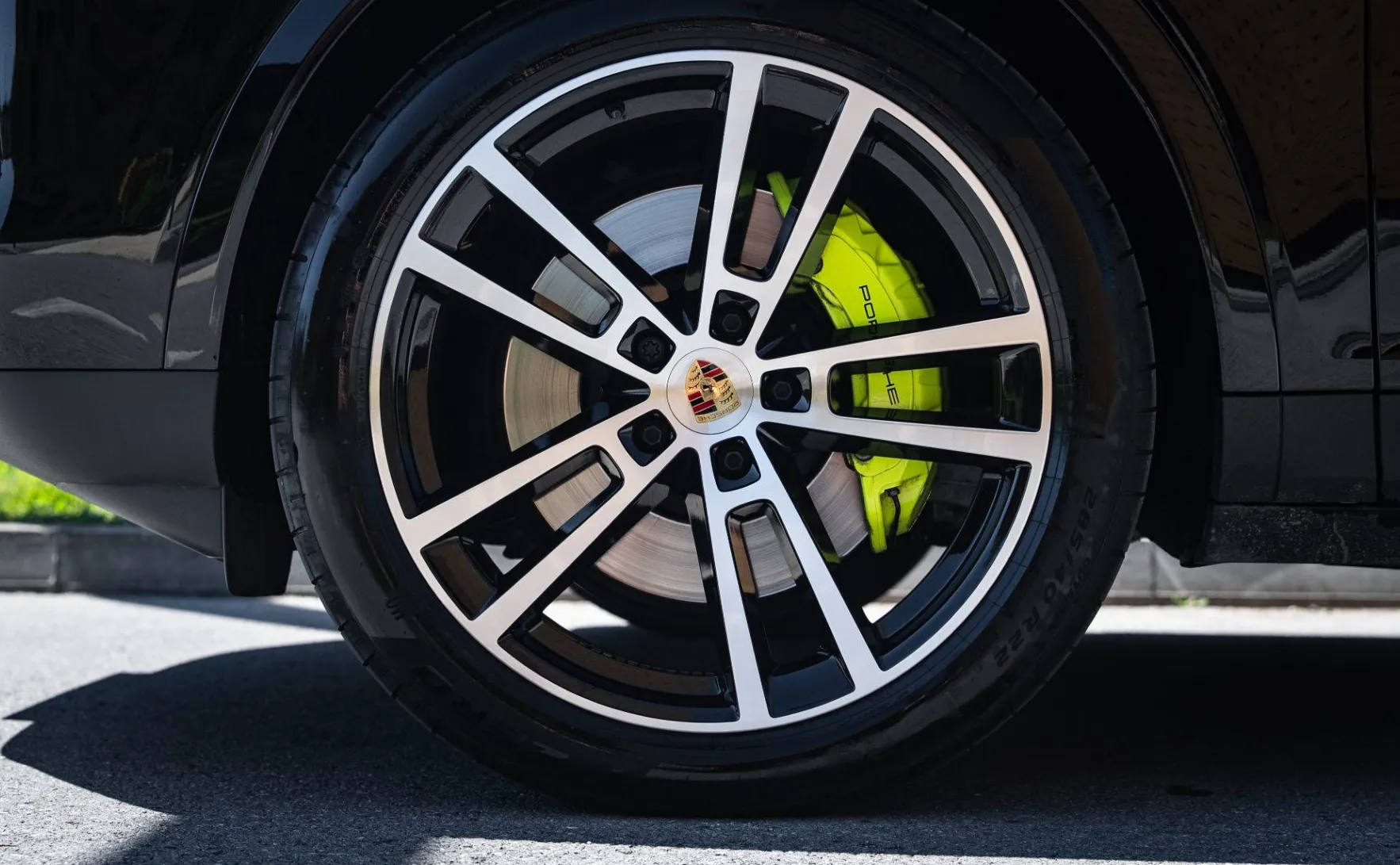 Zunanja slika - Porsche Cayenne - E-Hybrid - LED - Pano - 22 COL - Zračno vzmetenje - 9