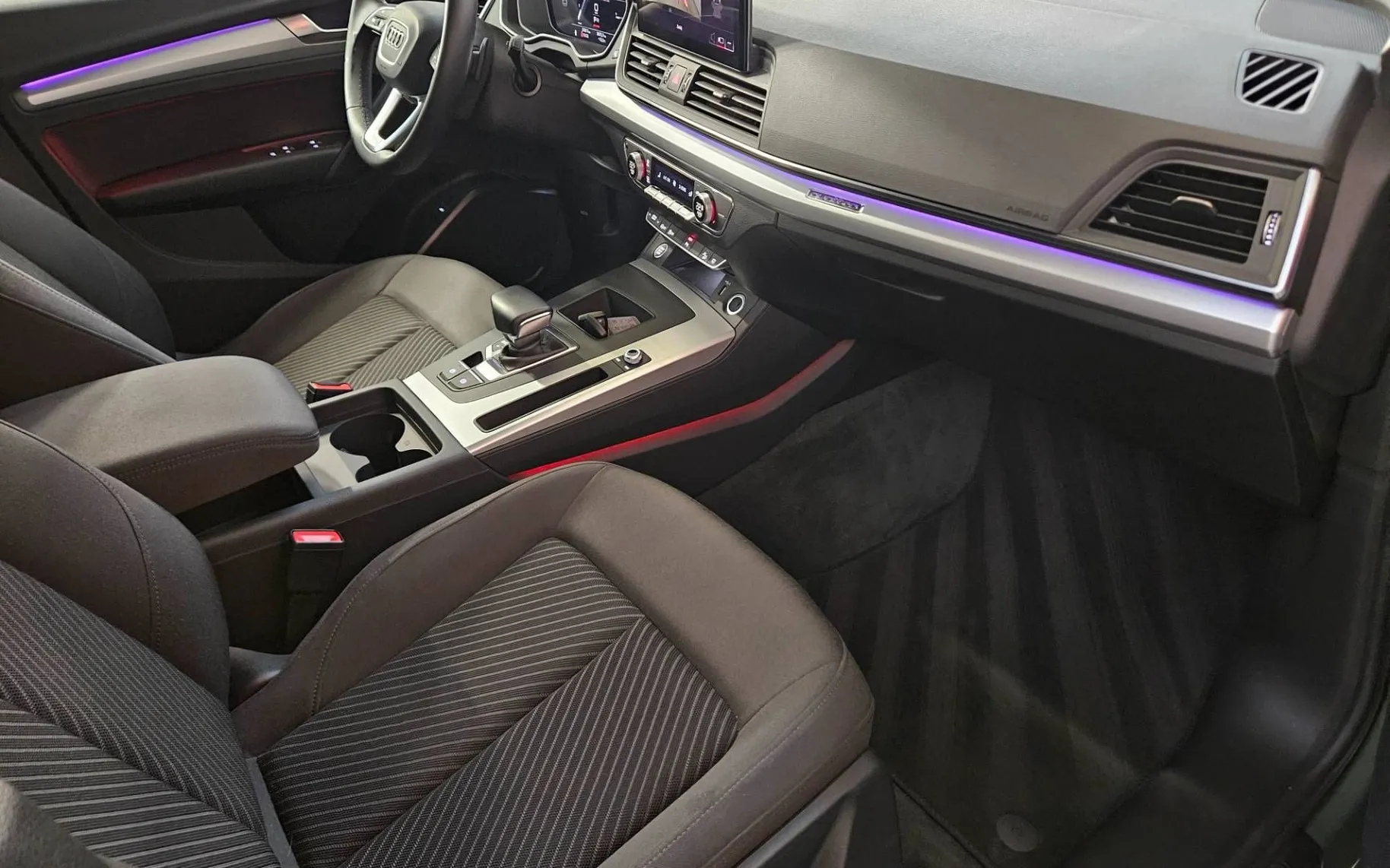Notranja slika - Audi Q5 - quattro 40 TDI S line S tronic BJL - 10