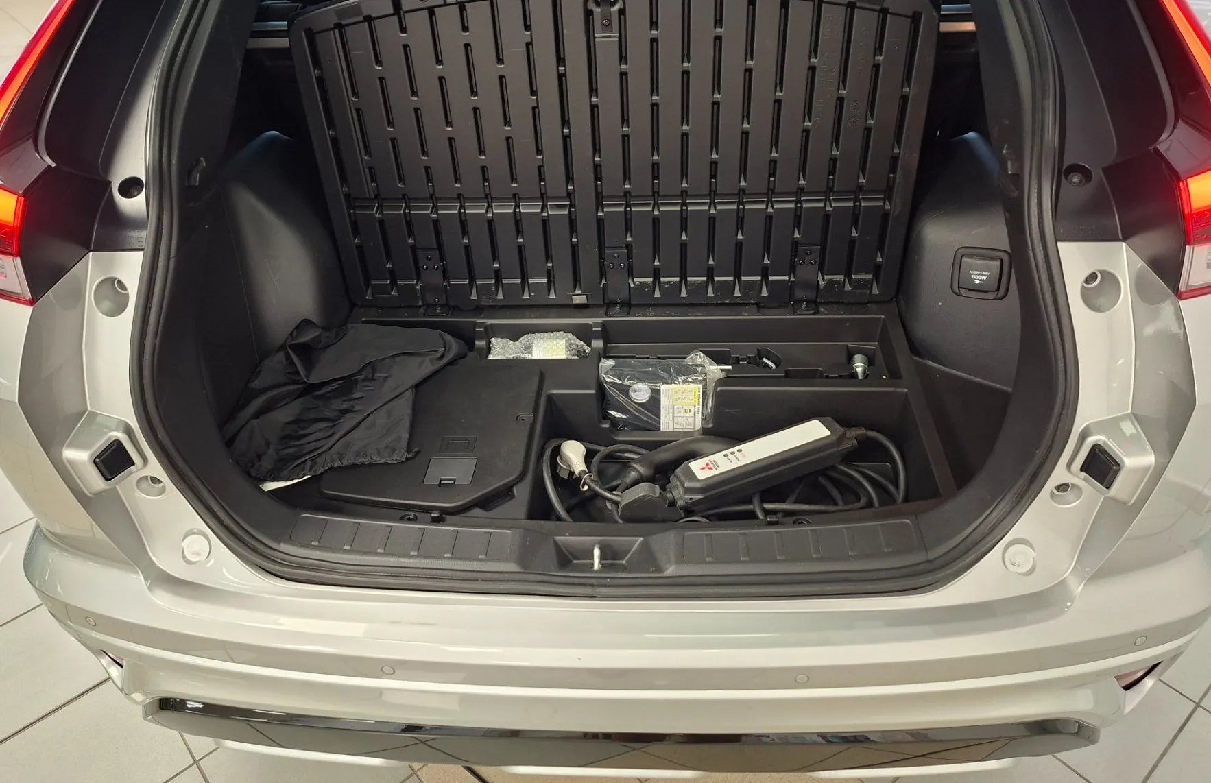 Zunanja slika - Mitsubishi Eclipse Cross - 4WD 2.4 PHEV Instyle+ CVT 1.LASTNIK-SLO-TOV.GARANC - 17