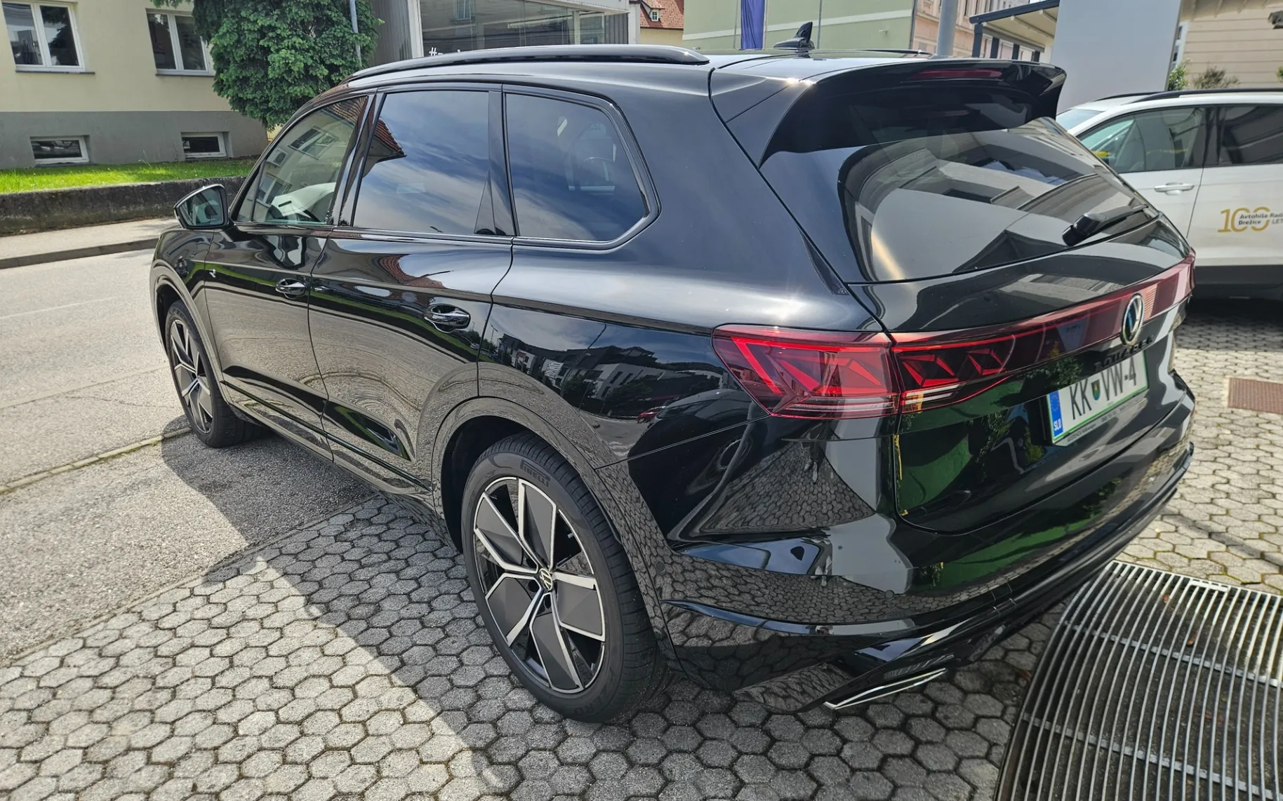 Zunanja slika - Volkswagen Touareg - 4motion V6 TDI BMT R-Line Final Edition - 4