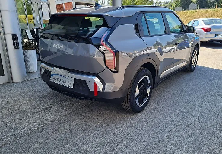 Zunanja slika - KIA EV3 - 58.3 kWh baterija. 150 kW  204 KM  Star - 5
