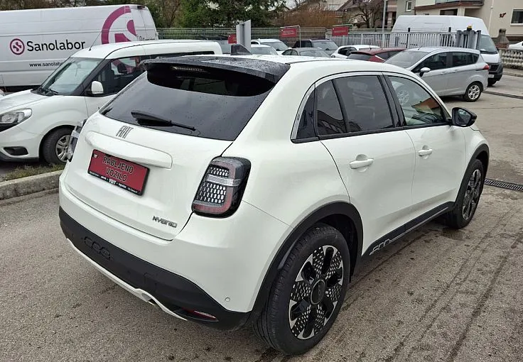 Zunanja slika - Fiat 600 - 1.2 T3 Hybrid E-DCT6 110 La Prima + ZIMSKE GUME - 4