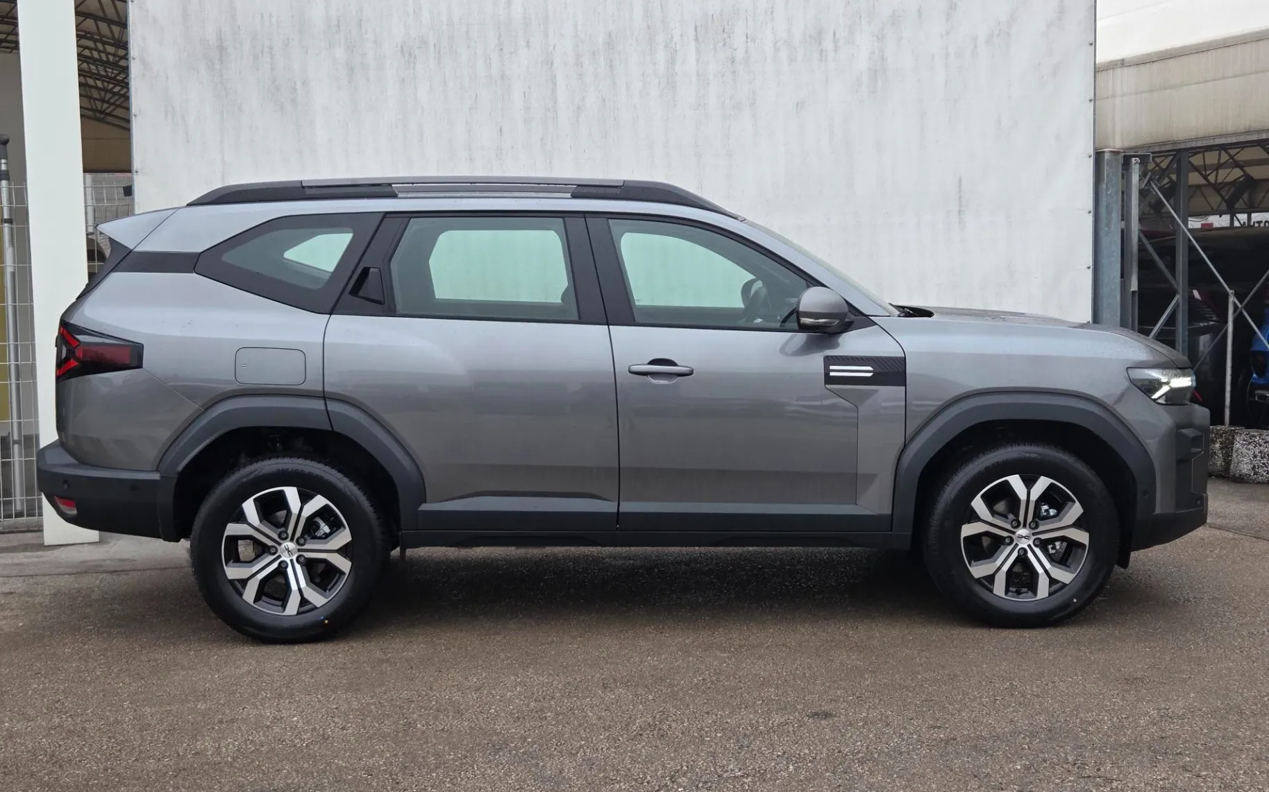Zunanja slika - Dacia Bigster - Expression Hybrid155+Paket Zima+Easy+Vinjeta - 4