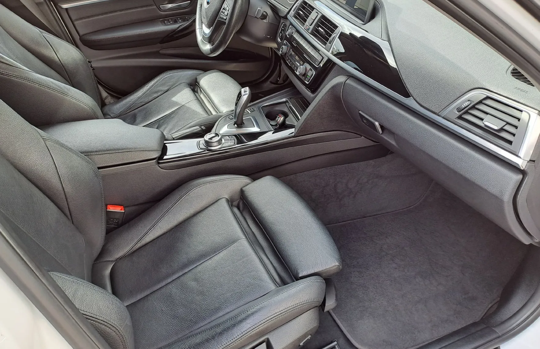 Zunanja slika - BMW Serija 3 - Touring: 320d xDrive Touring Sport Line - 6