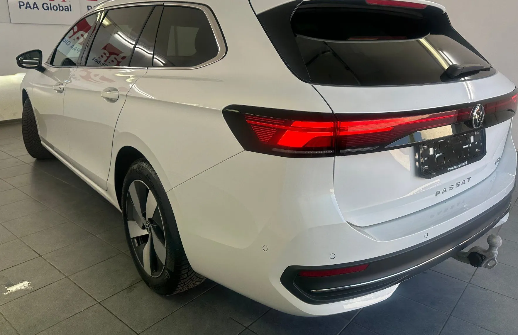 Zunanja slika - Volkswagen Passat - Variant 1.5 eTSI Business DSG.NEMŠKI.KLJUKA.KAMERA.LED.ACC - 17