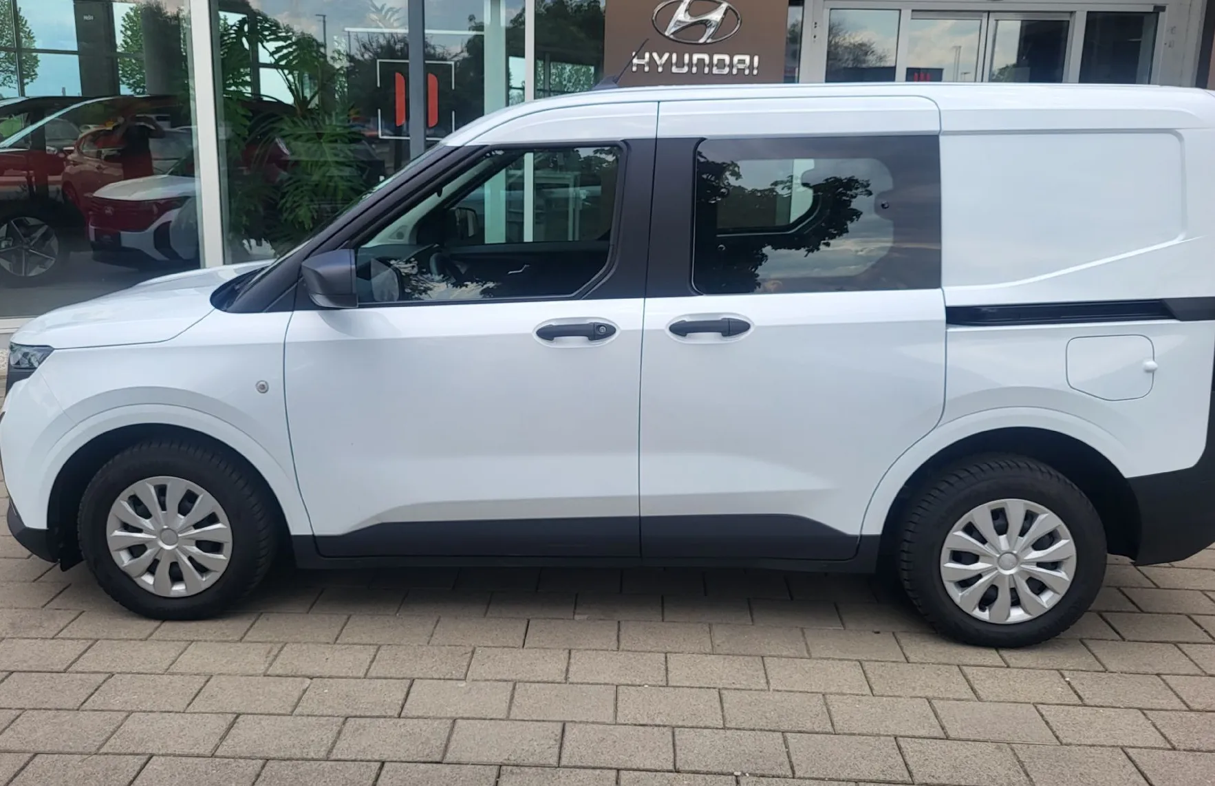 Zunanja slika - Ford Tourneo - Courier Transit 1.5tdci 5sedežni tovorni-možen odbitek DD - 3