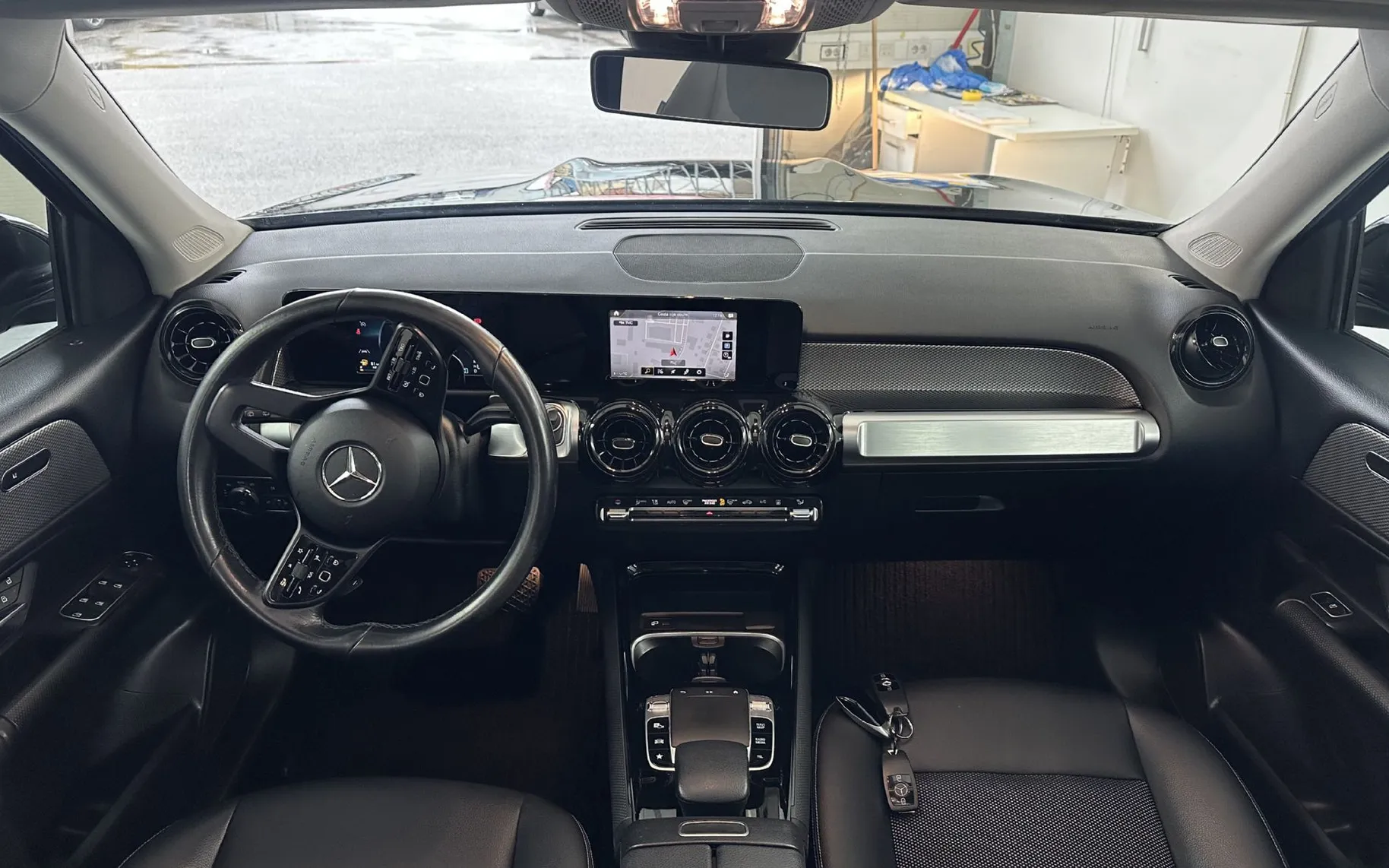 Notranja slika - Mercedes-Benz GLB-Razred - GLB 200 d 4MATIC Avt.NEMŠKI.KAMERA.PANORAMA.NAVI - 17