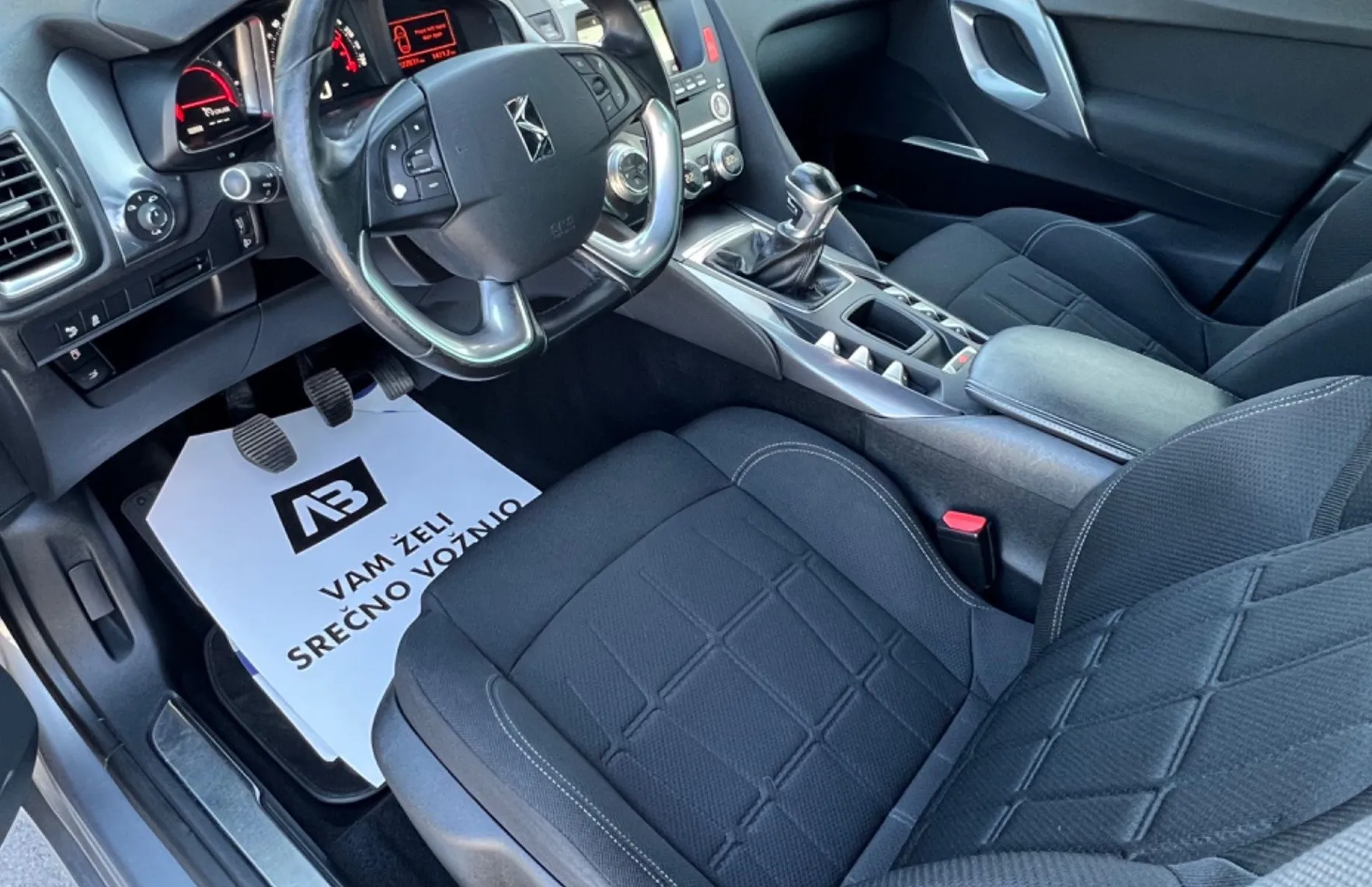 Zunanja slika - Citroën DS5 - KOT NOV+NAVI+PANORAMA+ALU+PDC - 9