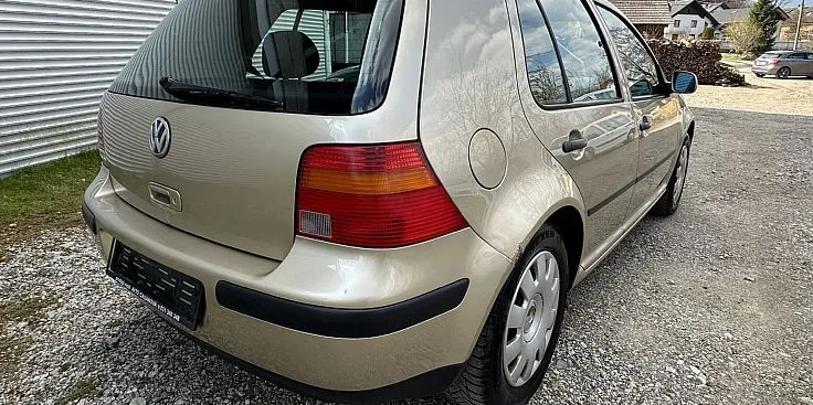 Zunanja slika - VW Golf - Comfortline 1.9 TDI 74 kW 4motion 4X4 - 6