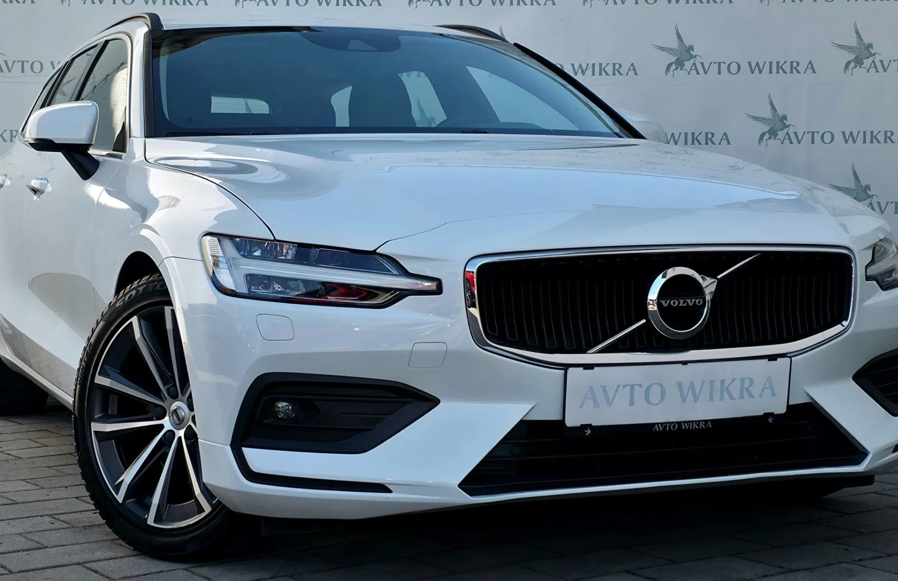 Zunanja slika - Volvo V60 - B4D Core AT FULLED•AMBIENT•ACC•VIRTUAL•KEYLESS•18 - 1