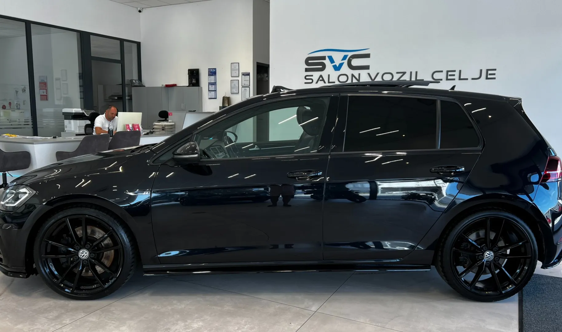 Zunanja slika - VW Golf - 2.0 TSI / TSI 4M AUT. - 3