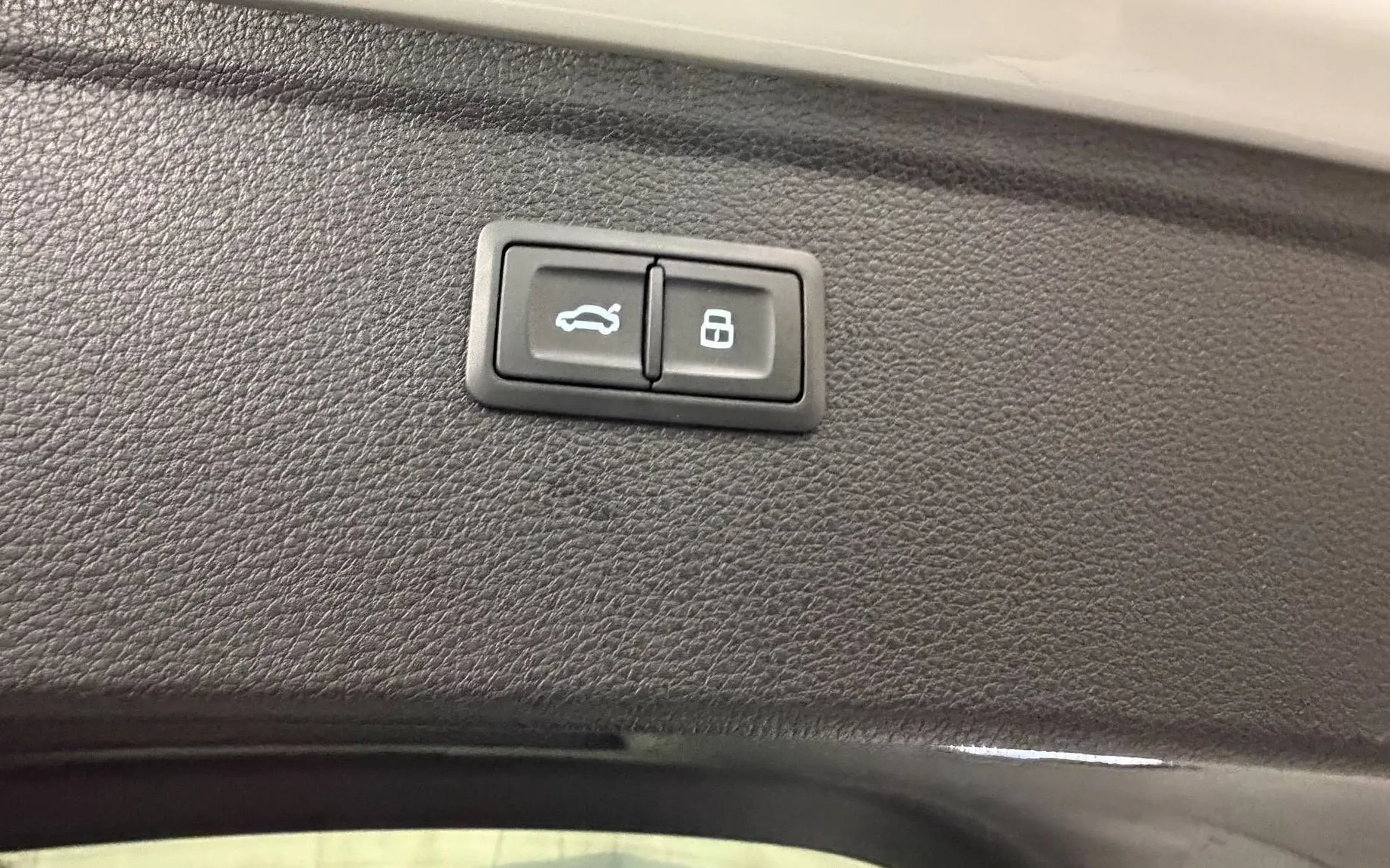 Notranja slika - Audi Q5 - quattro 50 TDI S line-LED-Mrtvi kot-360 kam - 8