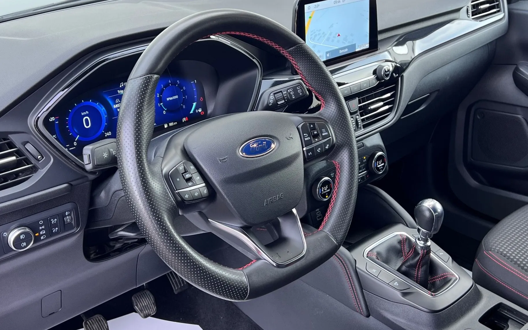 Notranja slika - Ford Kuga - 1.5+ ST-Line+SLO+1.LAST+KAMERA+LED - 10