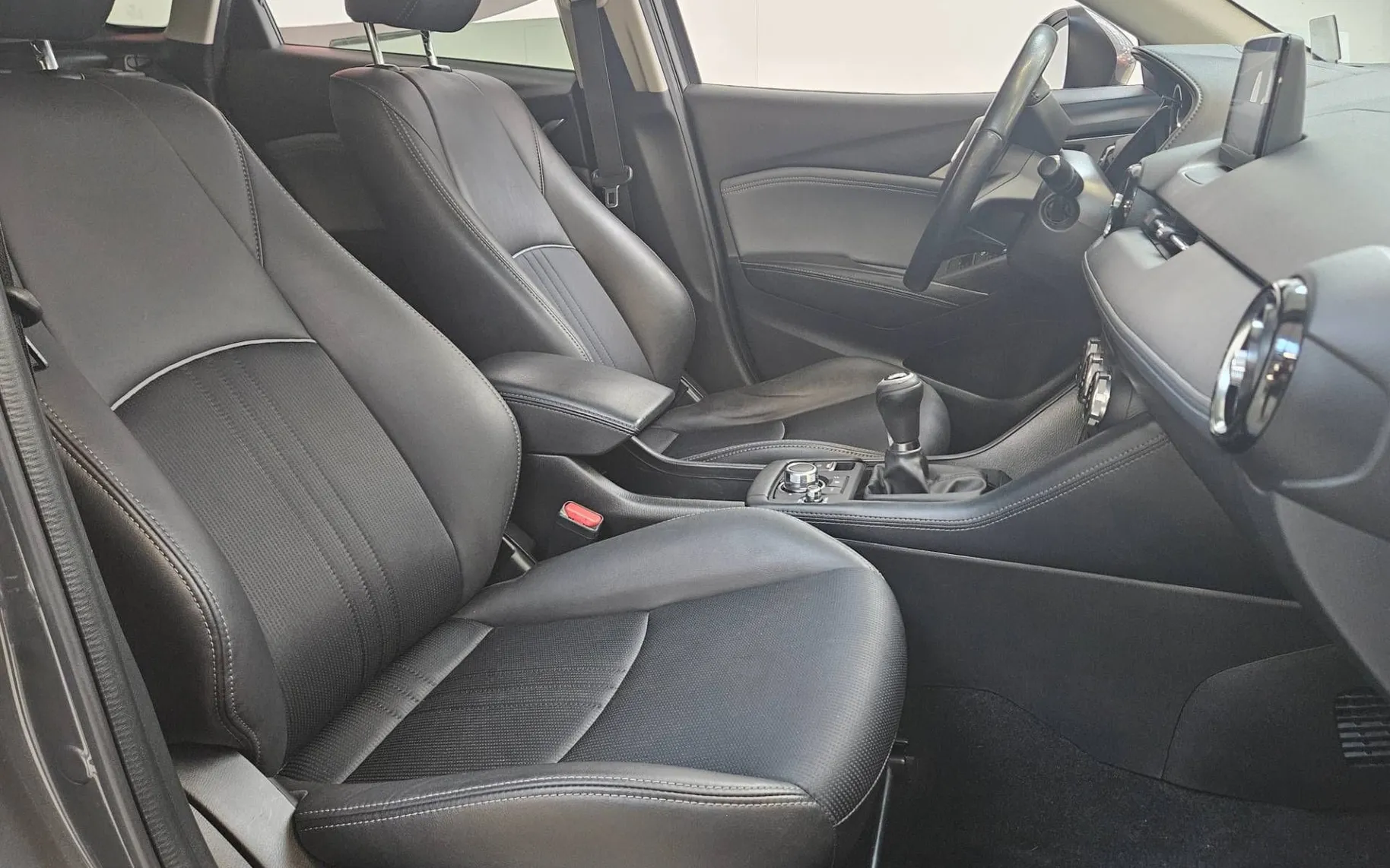Notranja slika - Mazda CX-3 - CD115 Attraction - 9