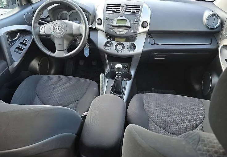 Zunanja slika - Toyota RAV4 - 2.2 D-4D 4WD ExecutiveTOOP STANJE  BREZ RJE... - 6