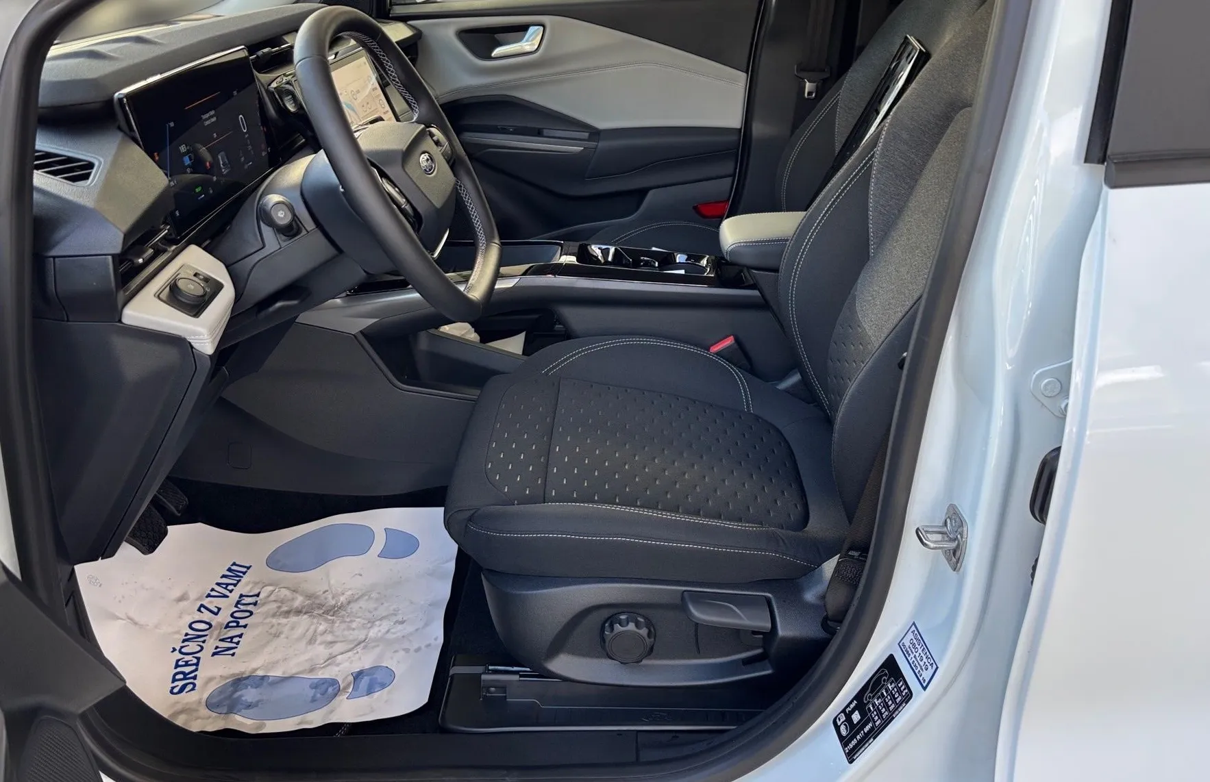 Zunanja slika - Ford Puma - GEN-E 43 kWh 168KM A1 - 12