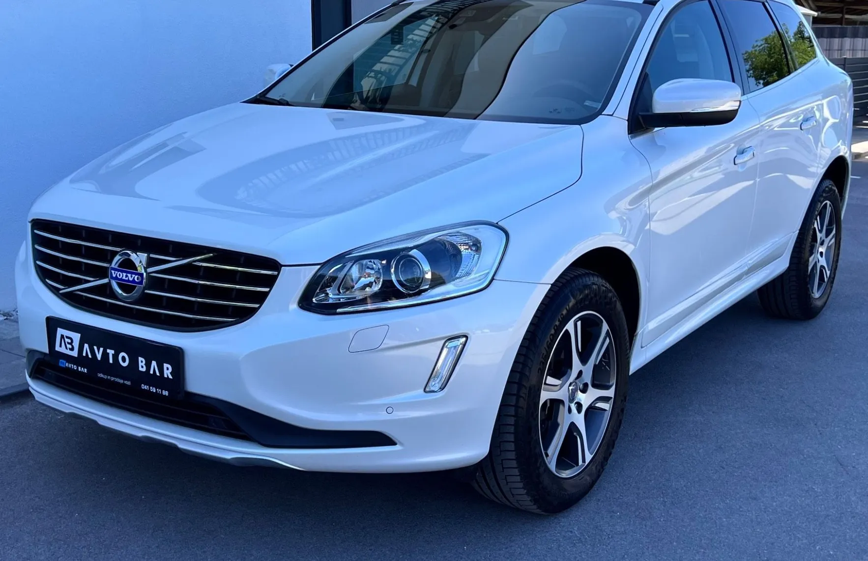 Zunanja slika - Volvo XC60 - T5 Summum Geartronic+1.LAST+NAVI+XENON - 1