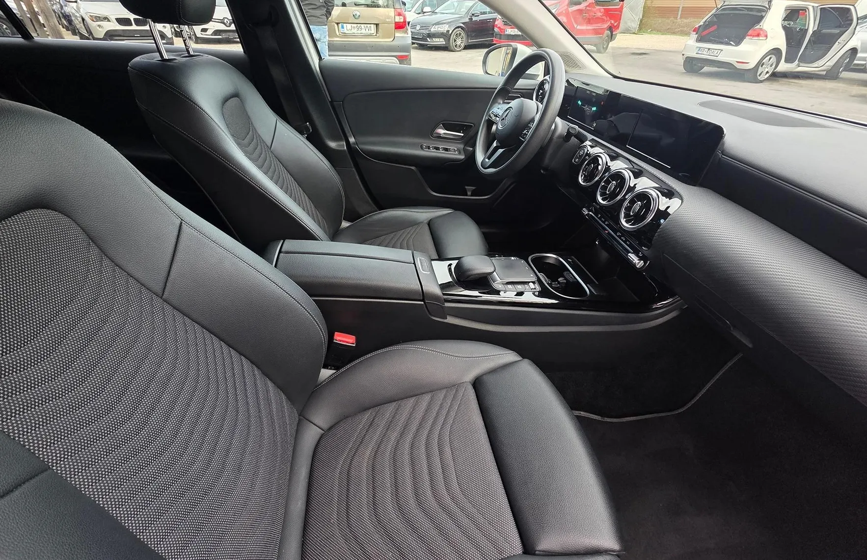 Zunanja slika - Mercedes-Benz A-Razred - A 180D LED-VIRTUAL-NAVI-ALU PLATIŠČA-1.LASTNIK - 11