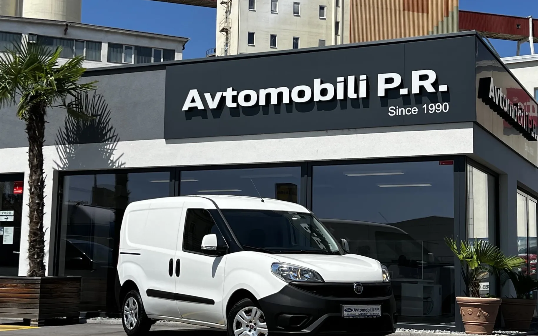 Zunanja slika - Fiat Doblo - CARGO 1.3 MULTIJET SX POVRAČILO DDV  IZOLIRAN TOV - 3