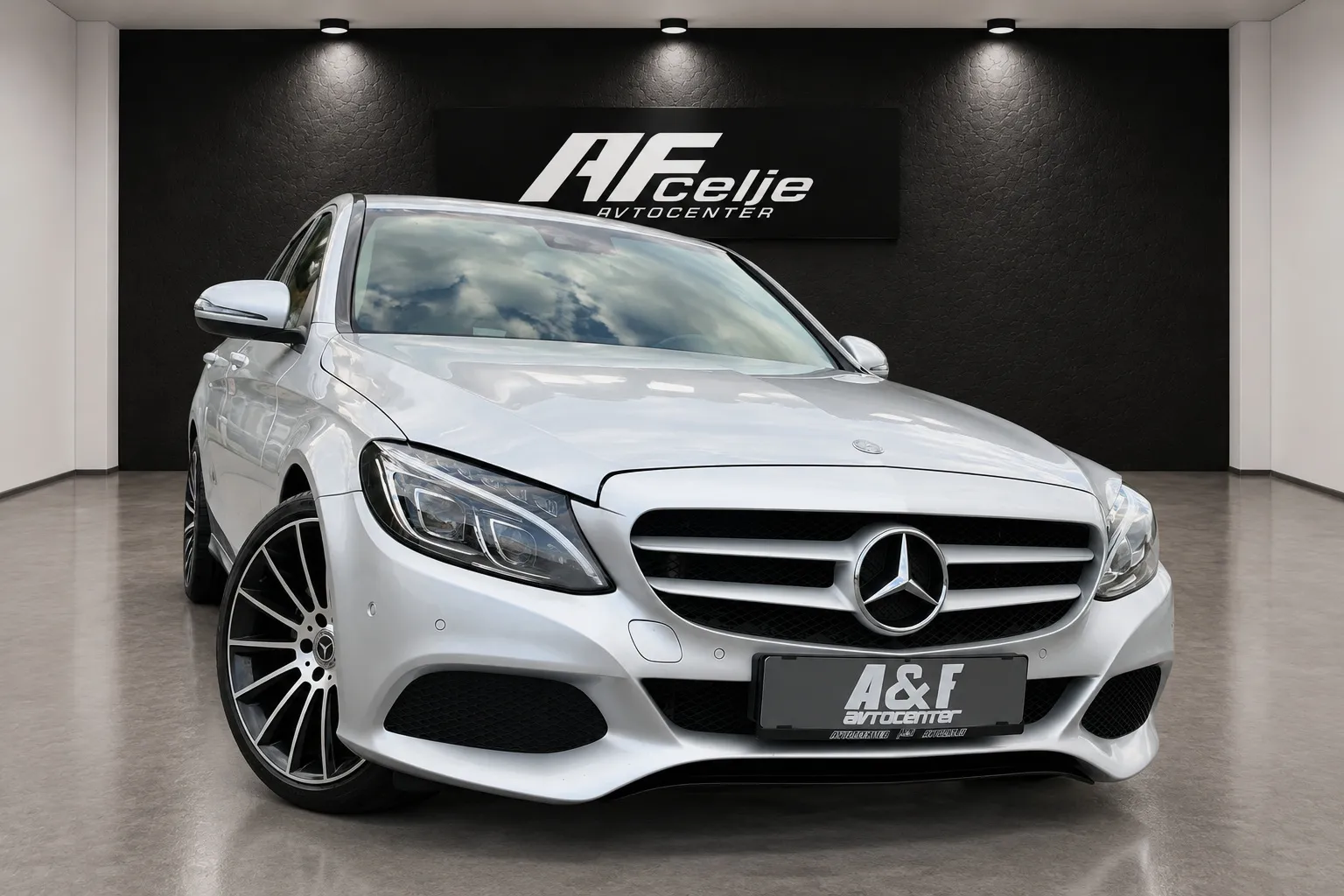 Zunanja slika - Mercedes-Benz C-Razred - 220CDI-AUT-SPORT-FUL LED-LIZING ZA TUJCE-MRTVI KOT - 3