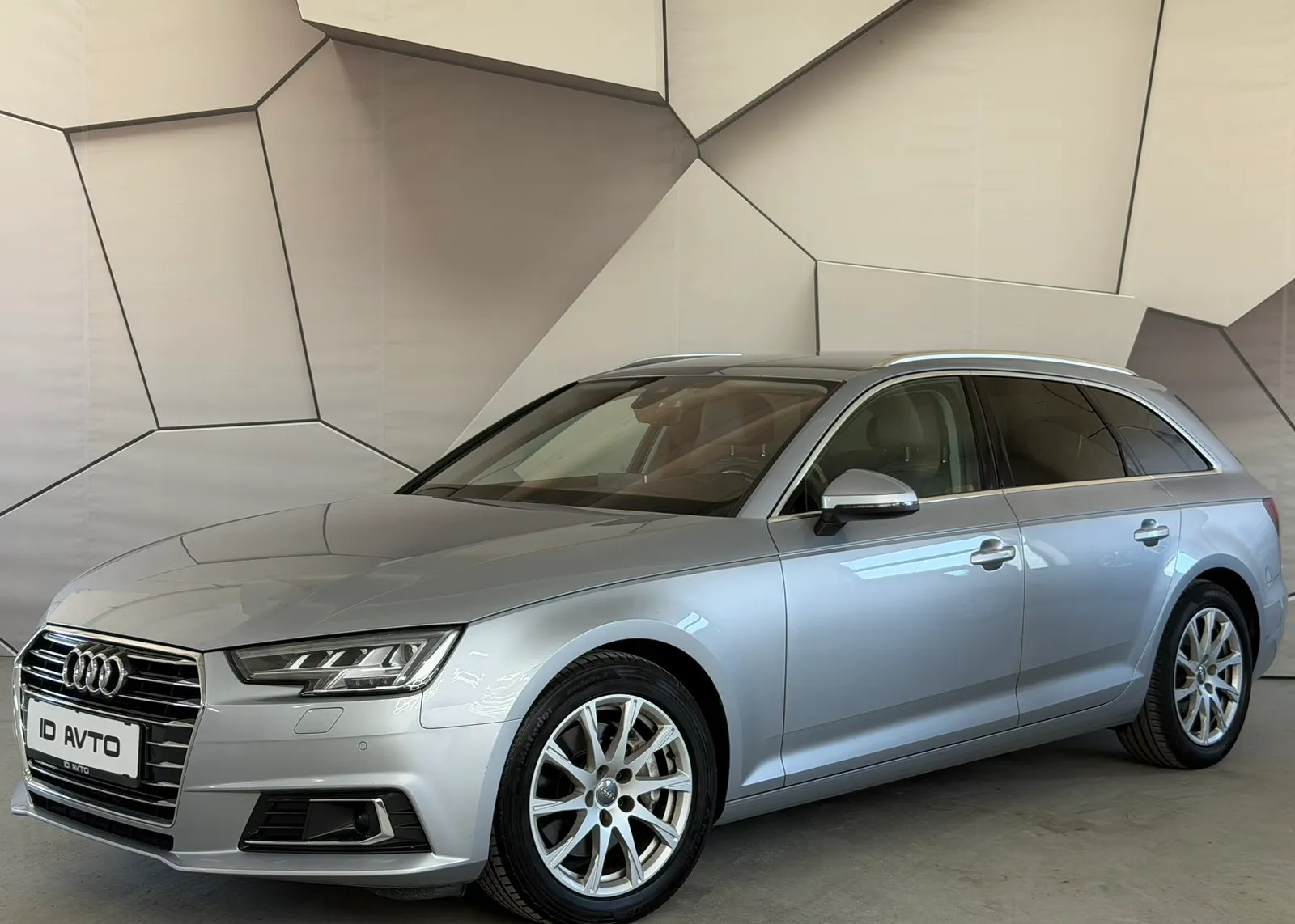 Zunanja slika - Audi A4 - 2,0 TDI Sport S tronic - 2