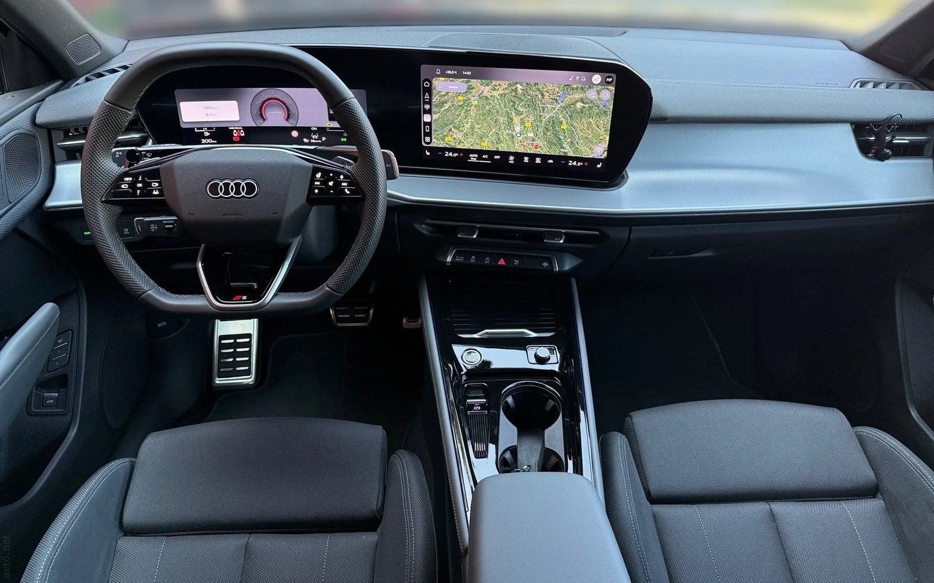 Notranja slika - Audi Q3 Sportback - TFSI quattro S tronic 204KM - 10