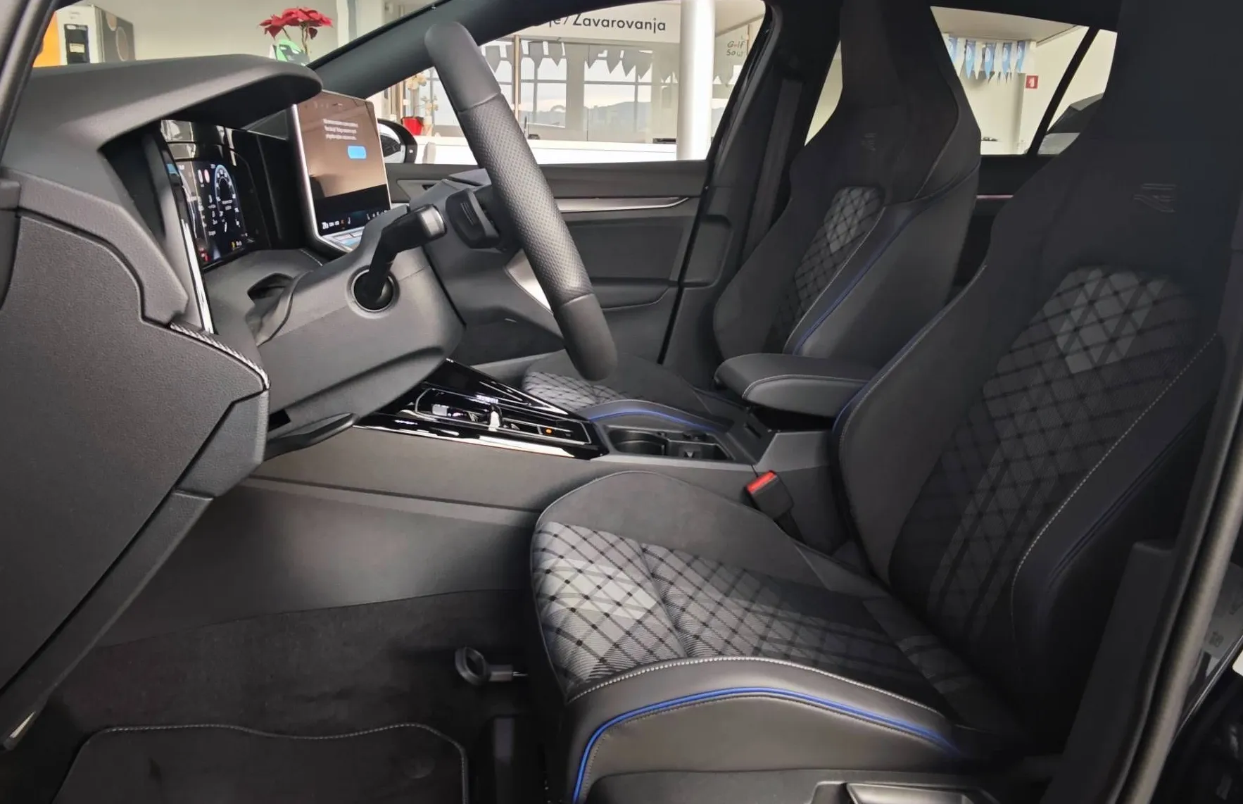 Zunanja slika - Volkswagen Golf - 1.5 eTSI avt. 4JOY 110  150 - 9