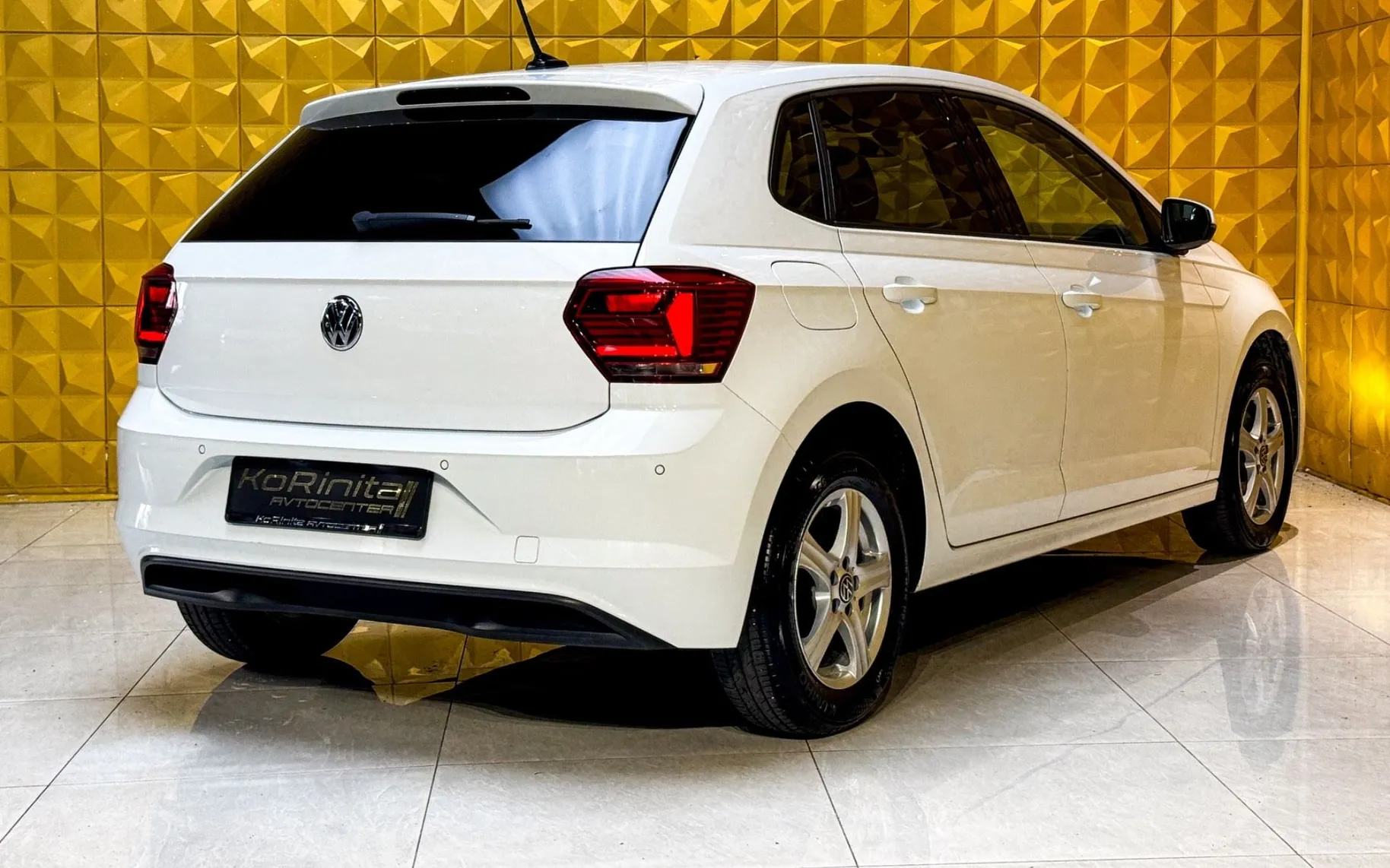 Notranja slika - Volkswagen Polo - 1.6 TDI GRETJE-VIRTUAL-PDC-RADAR TEMP - 11