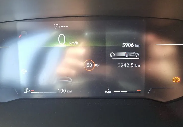 Zunanja slika - Renault Captur - TCe 90 Techno 5906 KM, PRVI LASTNIK, SERVISNA - 11