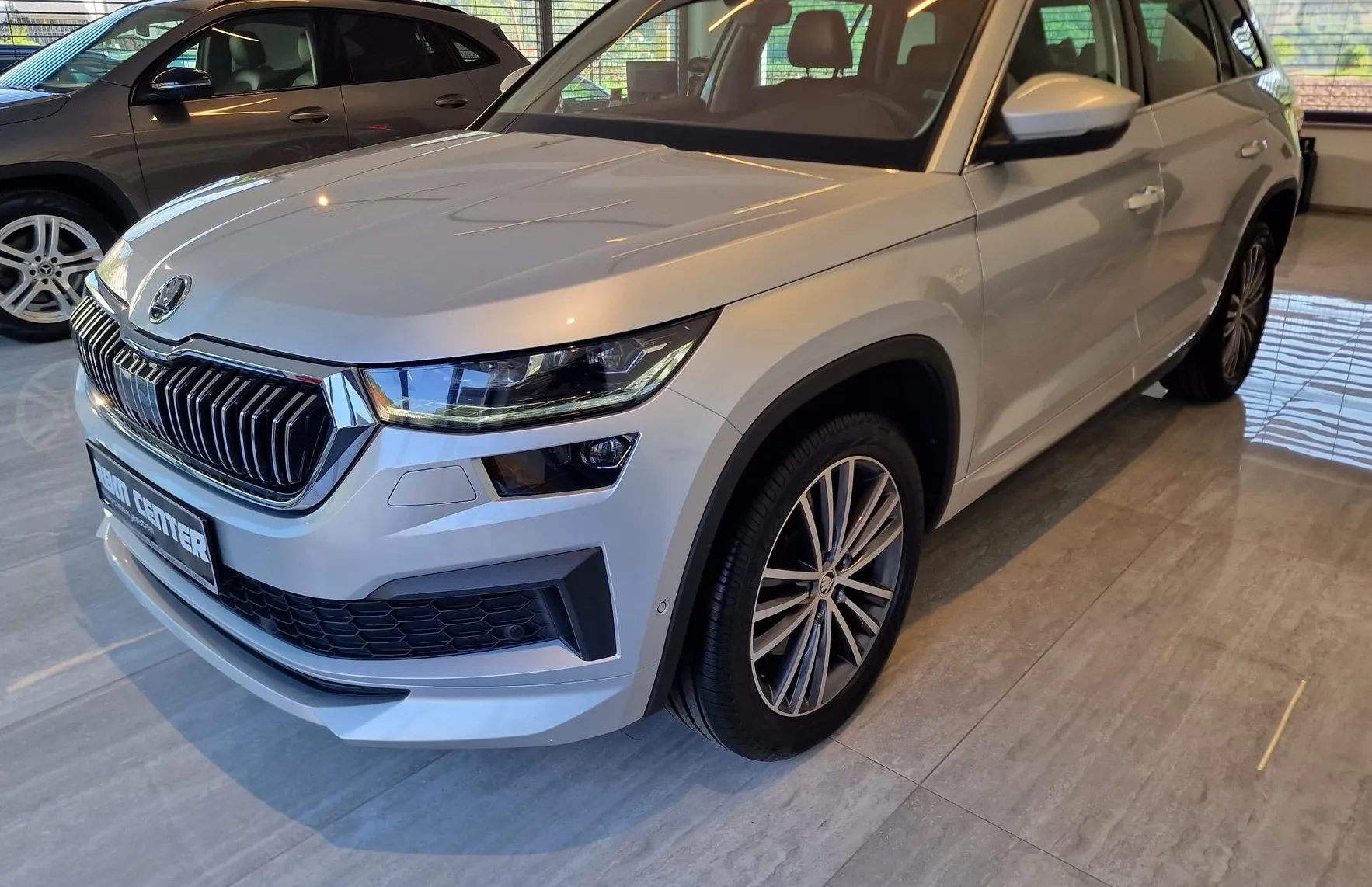 Zunanja slika - Škoda Kodiaq - 2.0 TDI 110 kW L K|USNJE|MEMORY|360|KLJUKA|HI-FI - 5