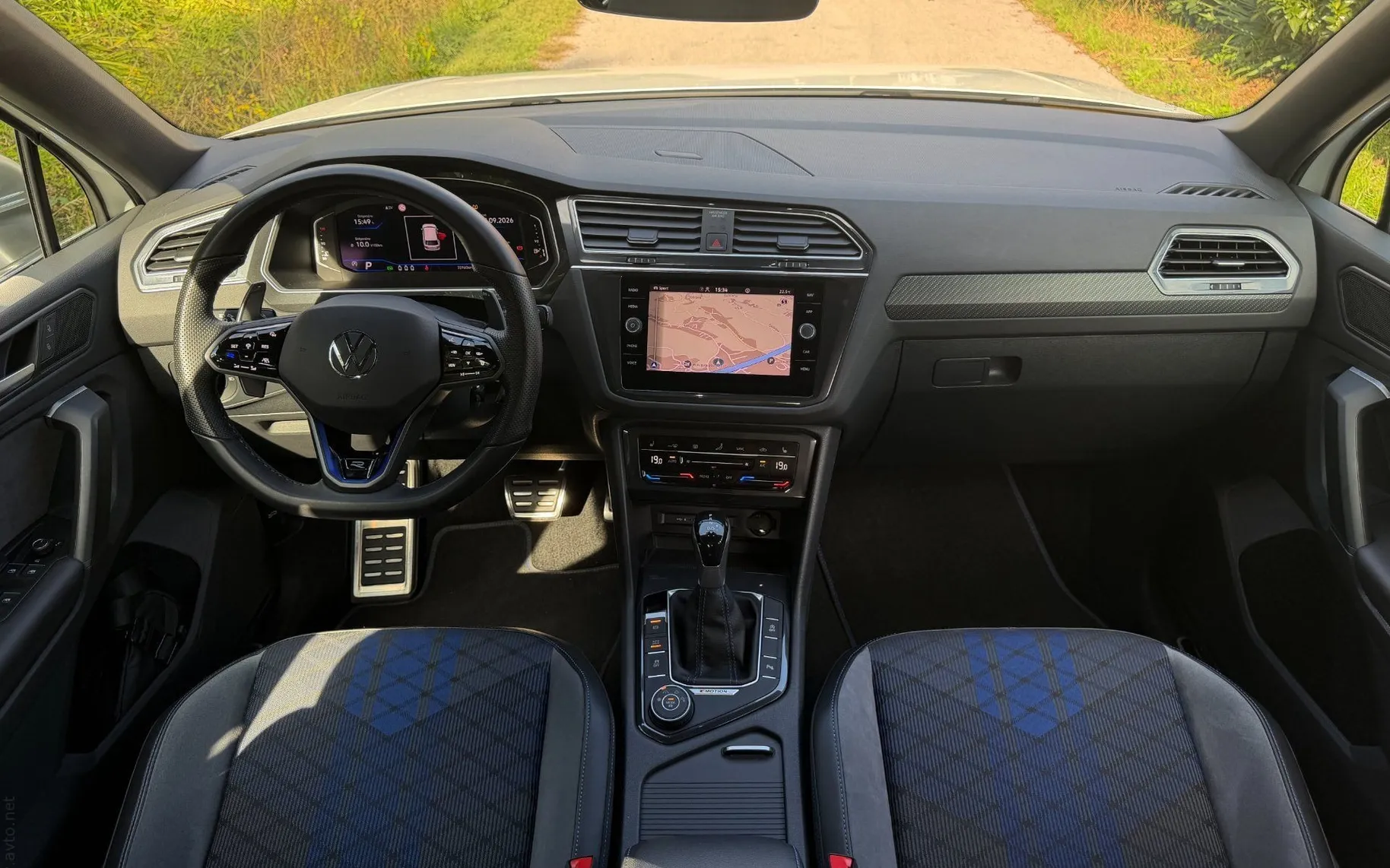 Notranja slika - Volkswagen Tiguan - R 4Motion 2.0 TSI DSG|320hp|33.000km|DCC|IQ|TOP - 12