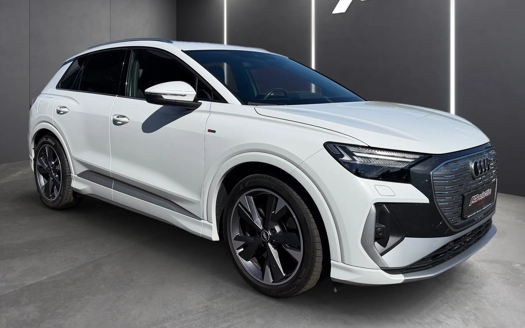 Zunanja slika - Audi Q4 e-tron - Q4 40 e-tron-S Line-Matrix LED-ACC-Mrtvi kot-Kamer - 2