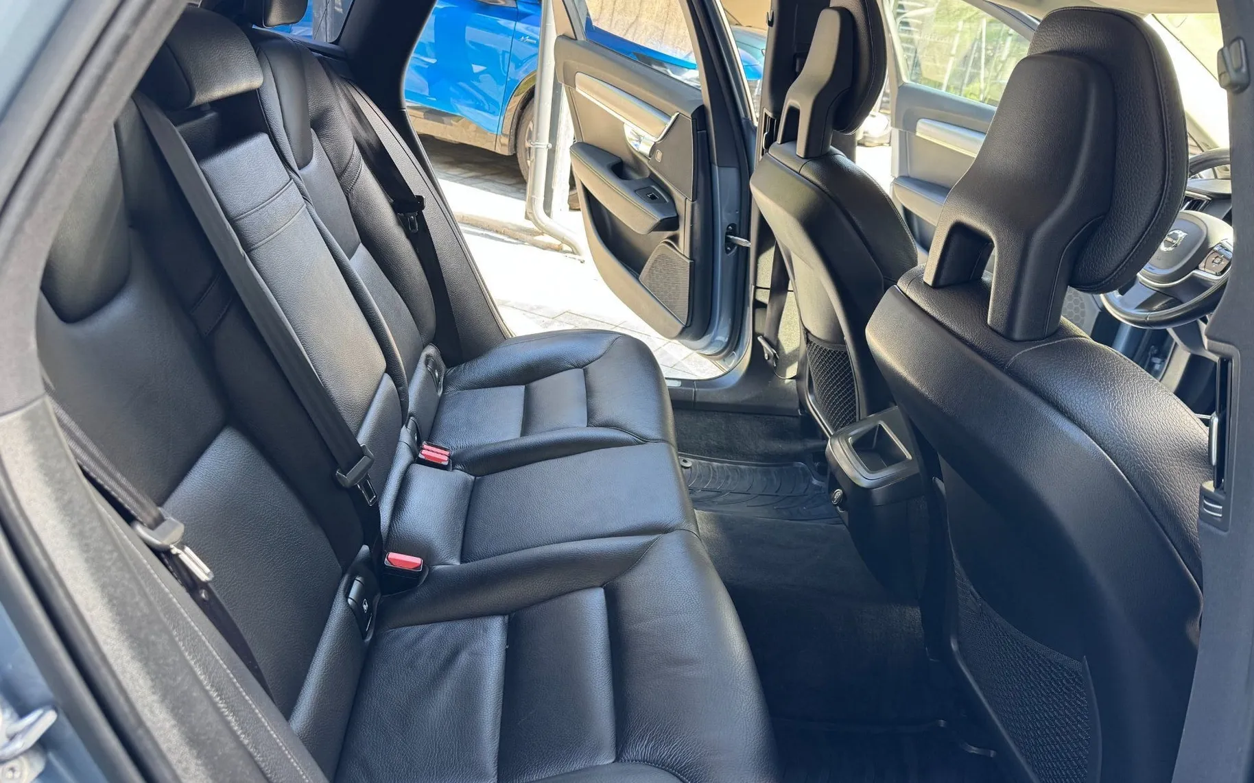 Notranja slika - Volvo V90 - D5 A AWD 4X4-KAMERA 360-ACC-NAVI-ALU-... - 10