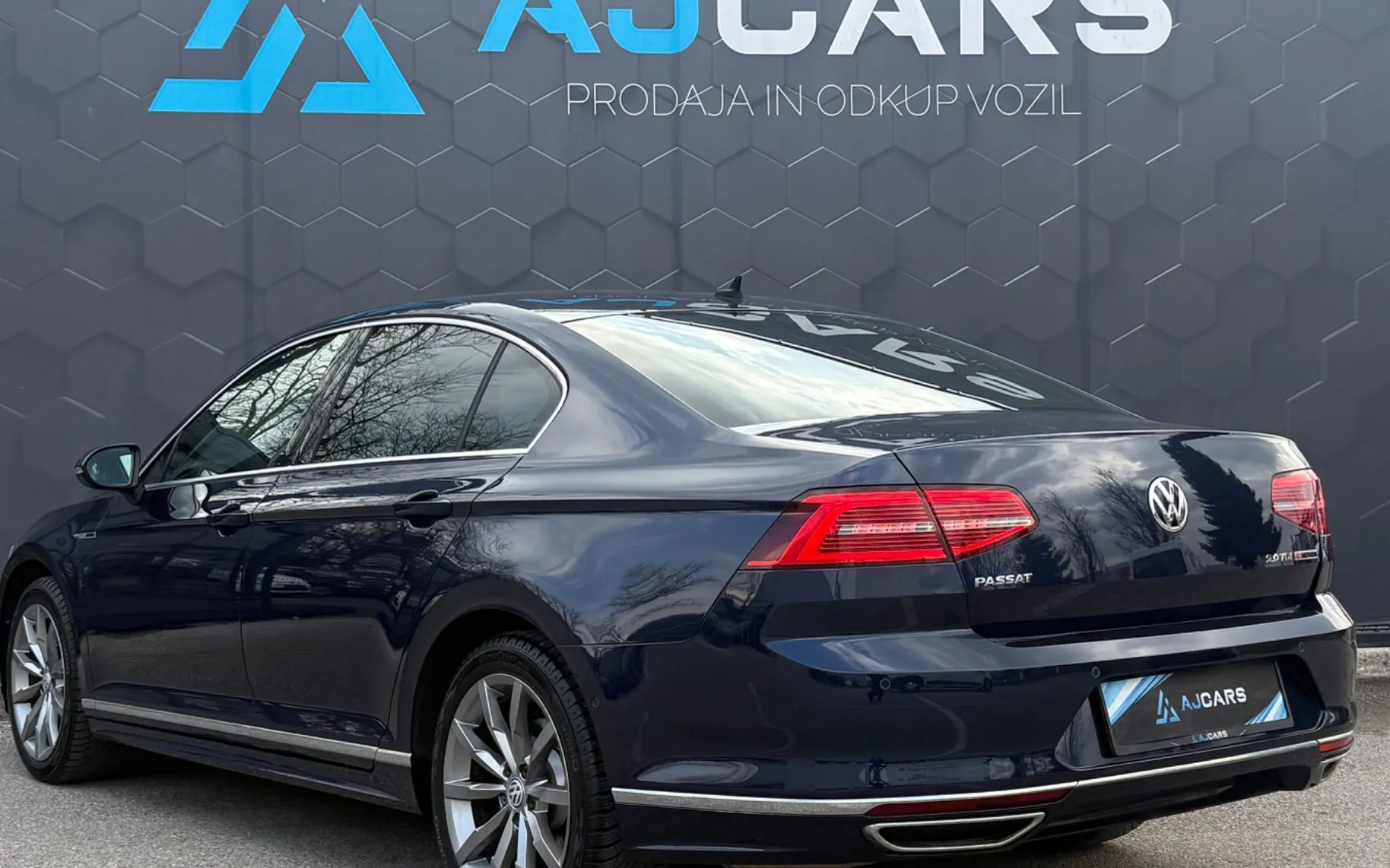 Zunanja slika - VW Passat - 2.0 TDI 4MOT avt. R-line-Virtual-Matrix-Kamera-F1 - 7