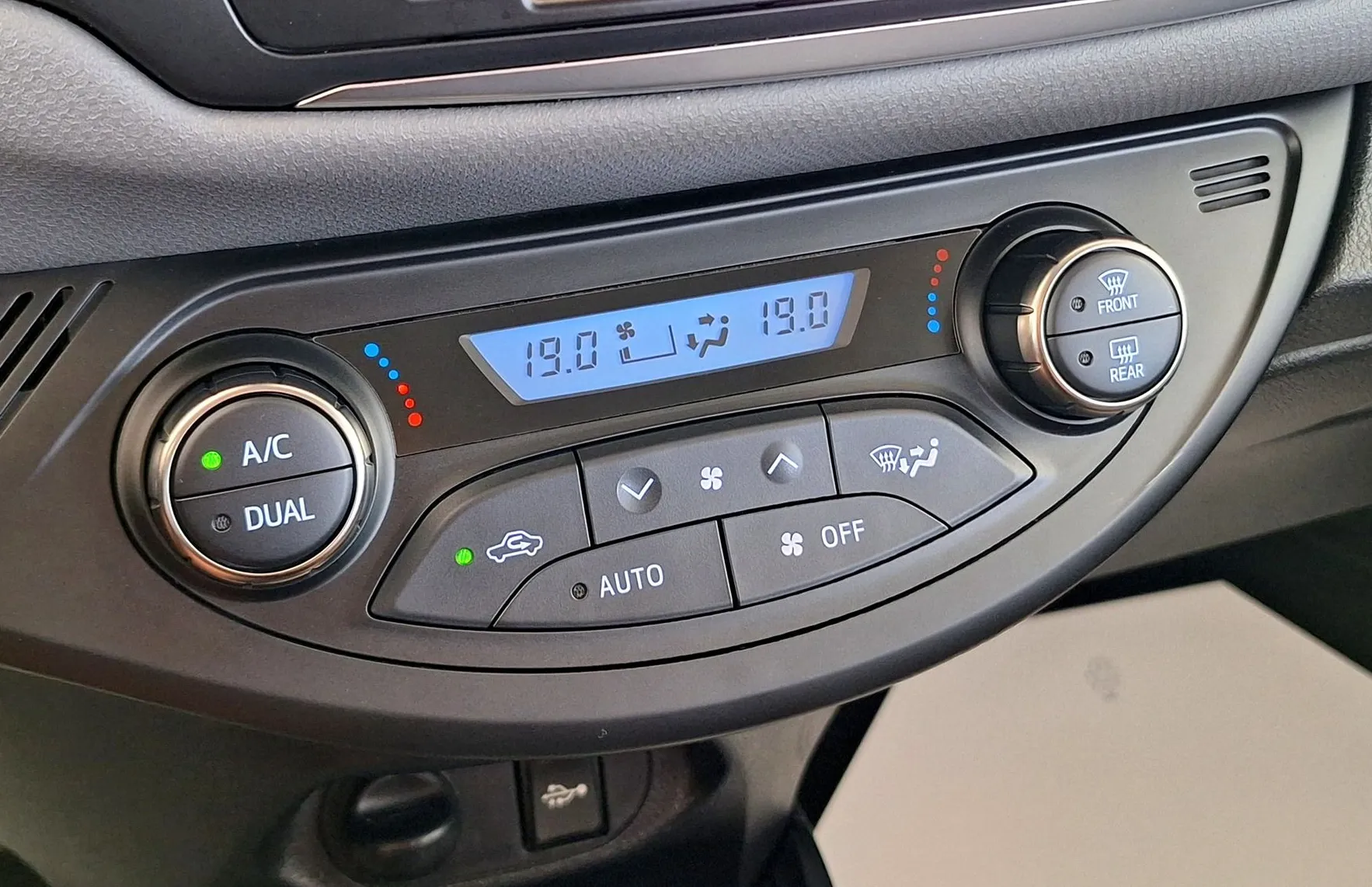 Zunanja slika - Toyota Yaris - 5V 1.5 VVT-i hibrid Trend - 17
