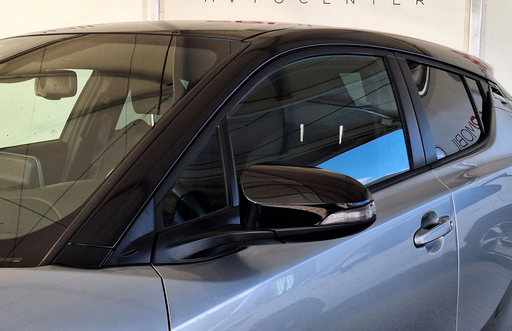 Zunanja slika - Toyota C-HR - 1.8 Hybrid C-ENTER Smart Bi-Tone - 9