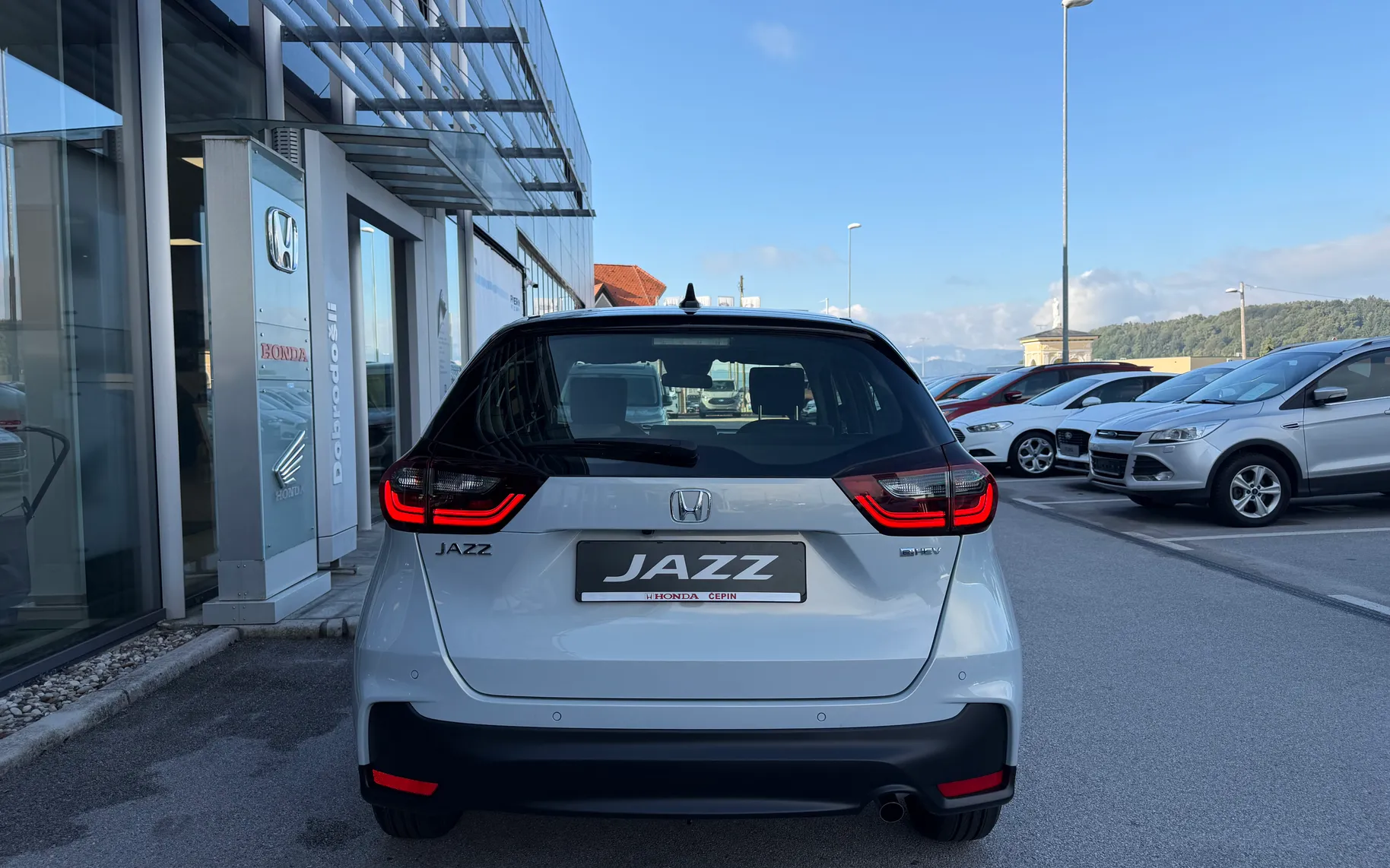 Zunanja slika - Honda Jazz - HIBRID-1.5-ELEGANCE-e-CVT-LED-NAVI-AKCIJA 4500€ - 5