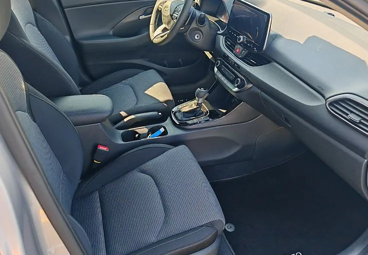 Zunanja slika - Hyundai i30 Wagon - 1.6 FL II. STYLE   16. WINTER. RAC. pass.height. - 7