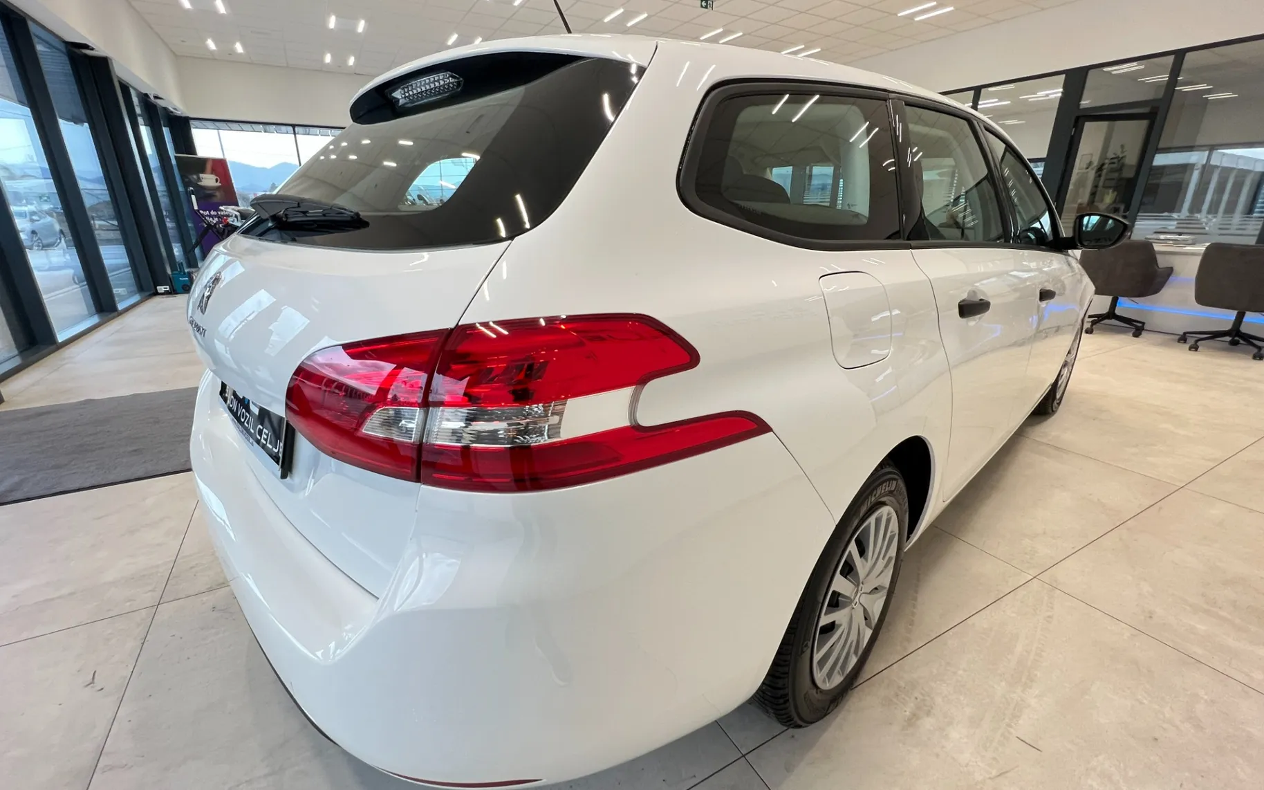 Zunanja slika - Peugeot 308 - 1.5 BlueHDi 100 STT ACTIVE-TEMP-LED-SAMO 84.000 km - 5