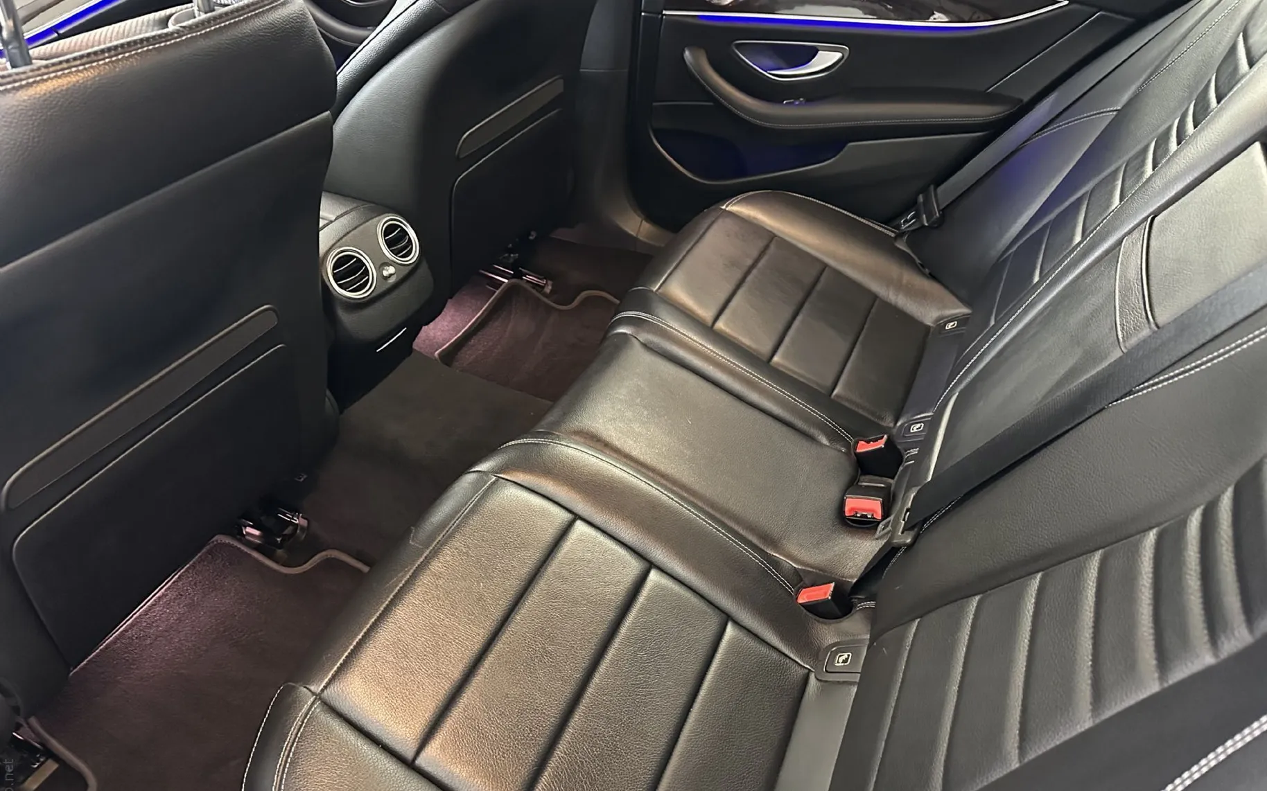 Zunanja slika - Mercedes-Benz E-Razred - E 400 d 4MATIC.KAMERA.USNJE.ACC.ZRAČ.VZMETENJE.LE - 5