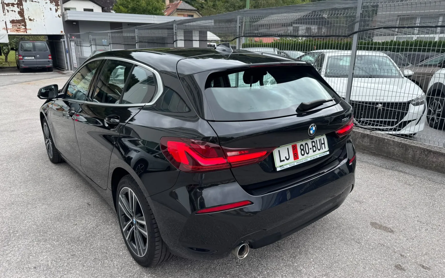 Zunanja slika - BMW Serija 1 - 116d - BUSINESS DESIGN - 4