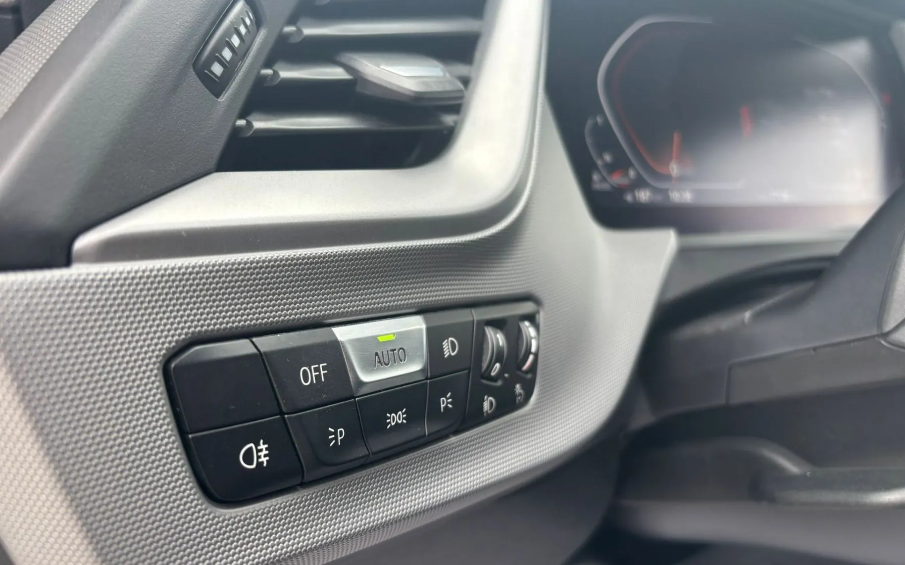 Zunanja slika - BMW Serija 1 - : 118d aut. Sport SLO-1.LAST.-LED... - 13