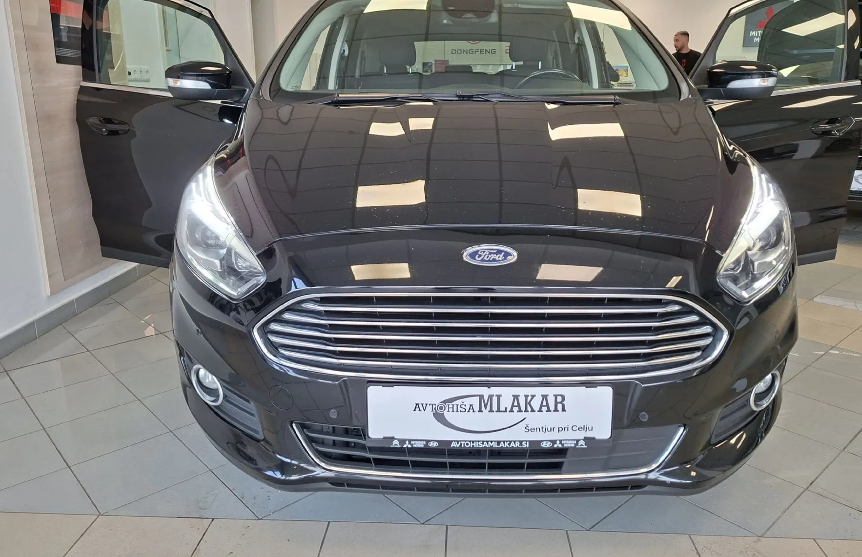 Zunanja slika - Ford S-MAX - 2.0 EcoBlue 110 kW FWD Titanium Auto-LED-NAVI- - 6