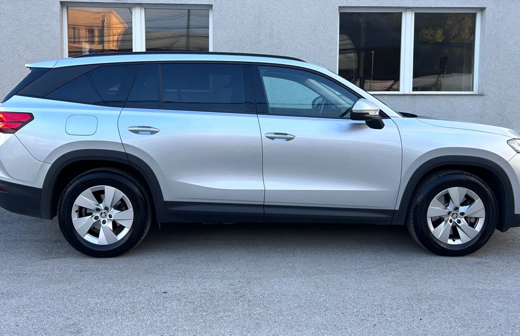 Zunanja slika - Škoda Kodiaq - 4x4 2.0 TDI AmbitionDSG-VIRTUAL-GRETJE SEDEŽEV-LED - 4