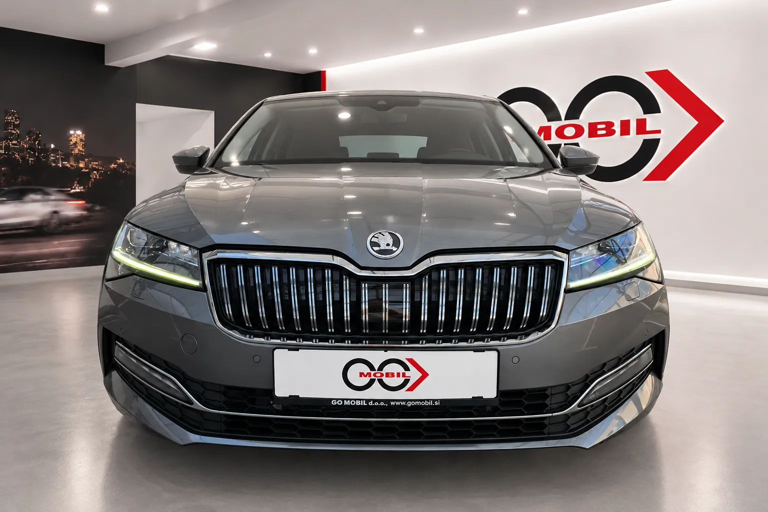 Zunanja slika - Škoda Superb - Combi 2.0 TDI L K DSG - Matrix.pano.Canton.DCC.kam - 2
