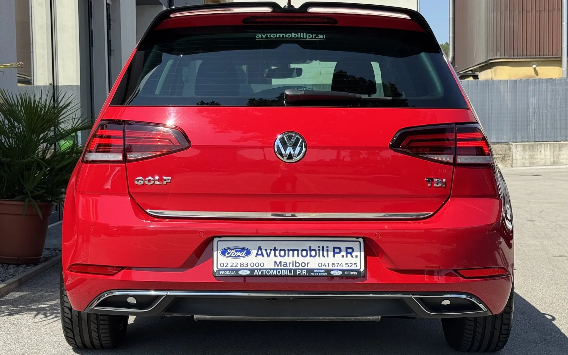 Zunanja slika - Volkswagen Golf - 1.4 TSI BMT COMFORTLINE SLO SAMO 36.760 km ODLIČEN - 18