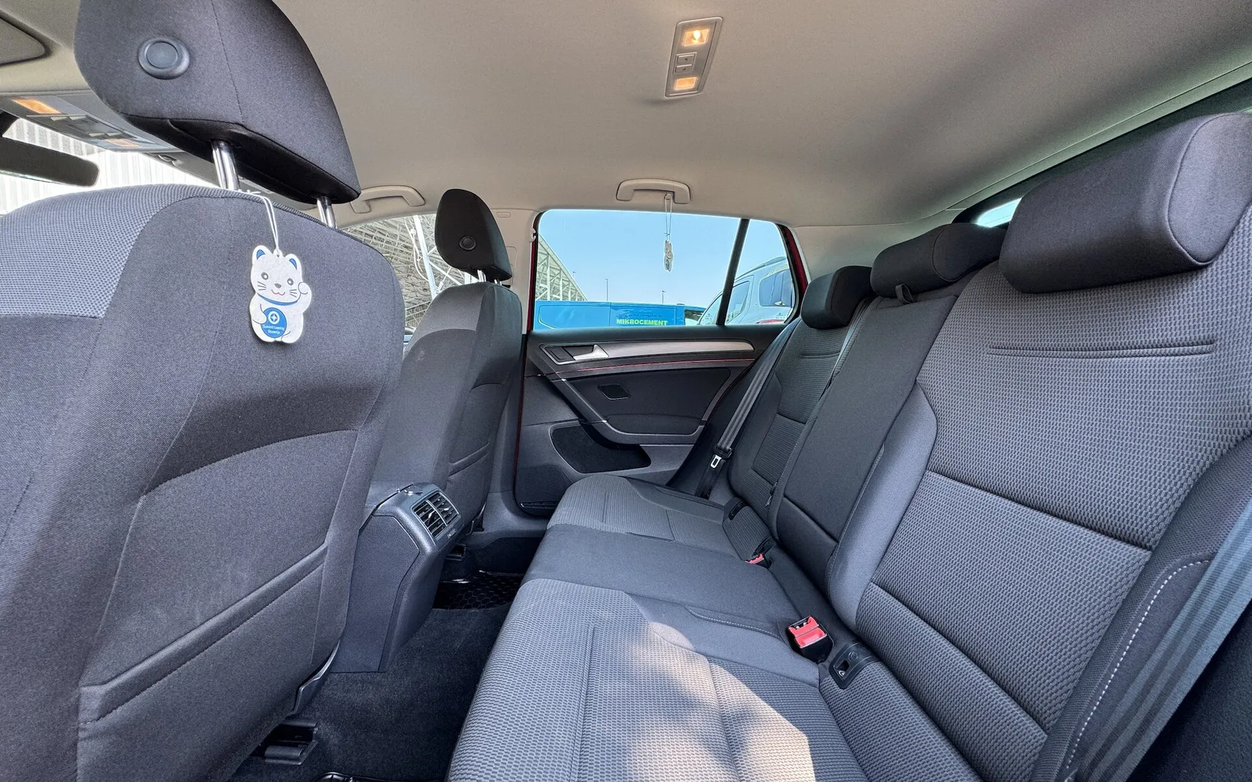 Zunanja slika - Volkswagen Golf - 1.4 TSI BMT COMFORTLINE SLO SAMO 36.760 km ODLIČEN - 10