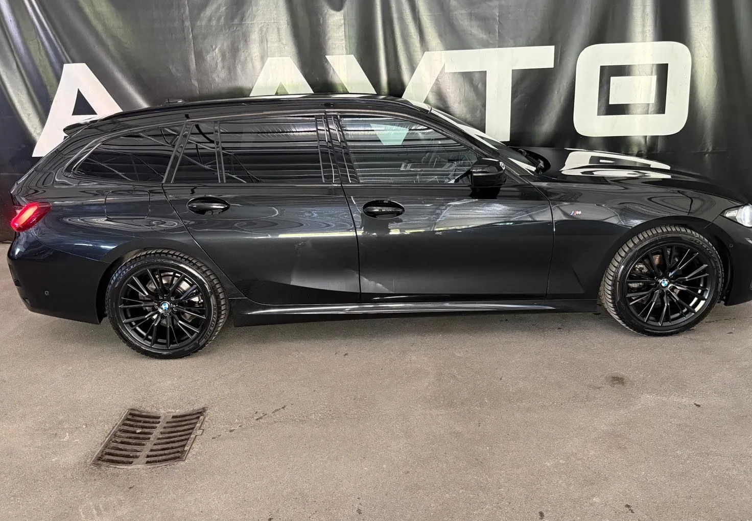 Zunanja slika - BMW Serija 3 - Touring: 318D AVT. MSPORT-KAMERA-KEYLESS-NAVI-VK-18COL.. - 4
