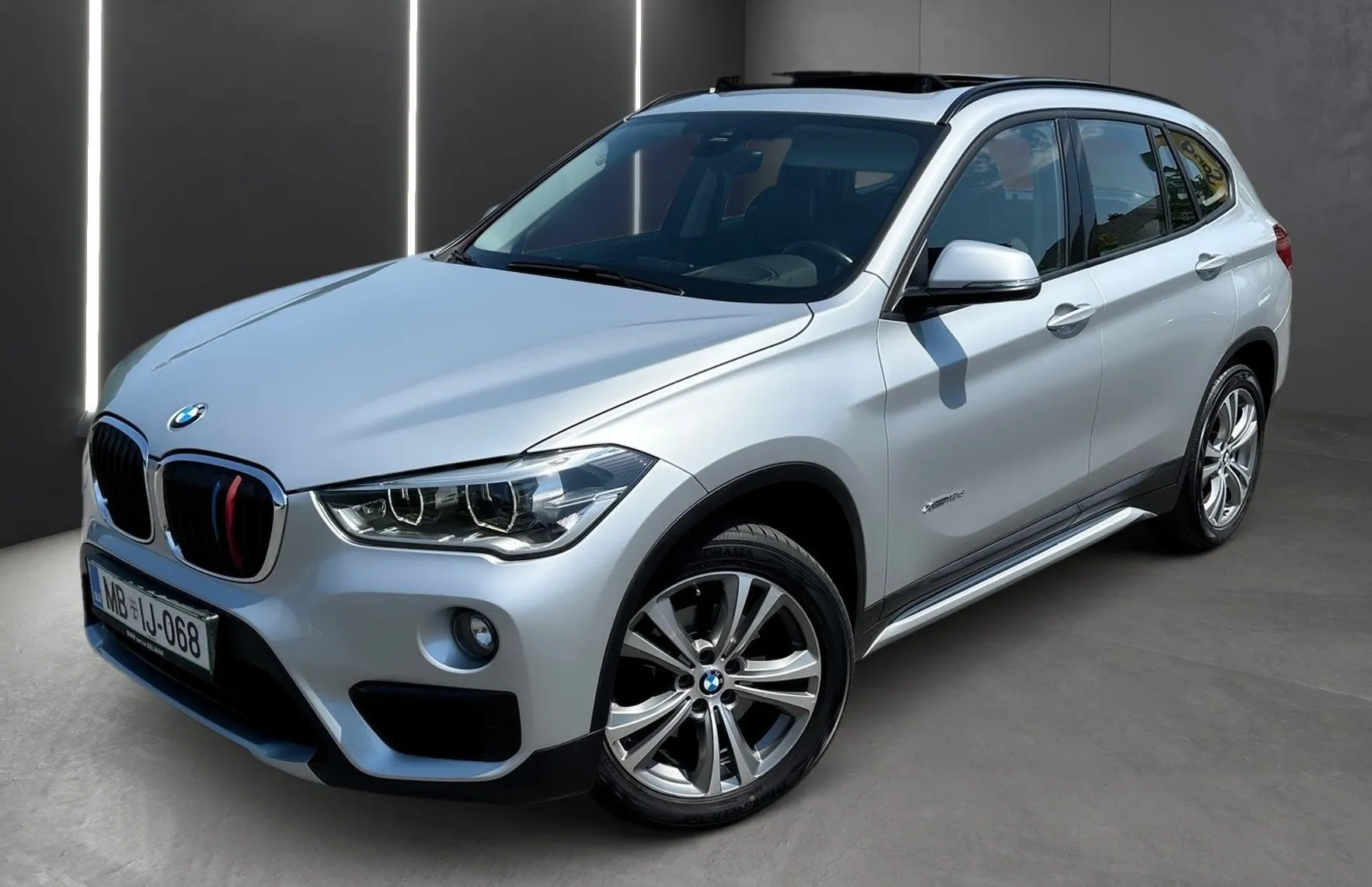 Zunanja slika - BMW X1 - serija : xDrive18d SPORT LINE FUL LED NAVI ACC HUD PDC PANO - 2